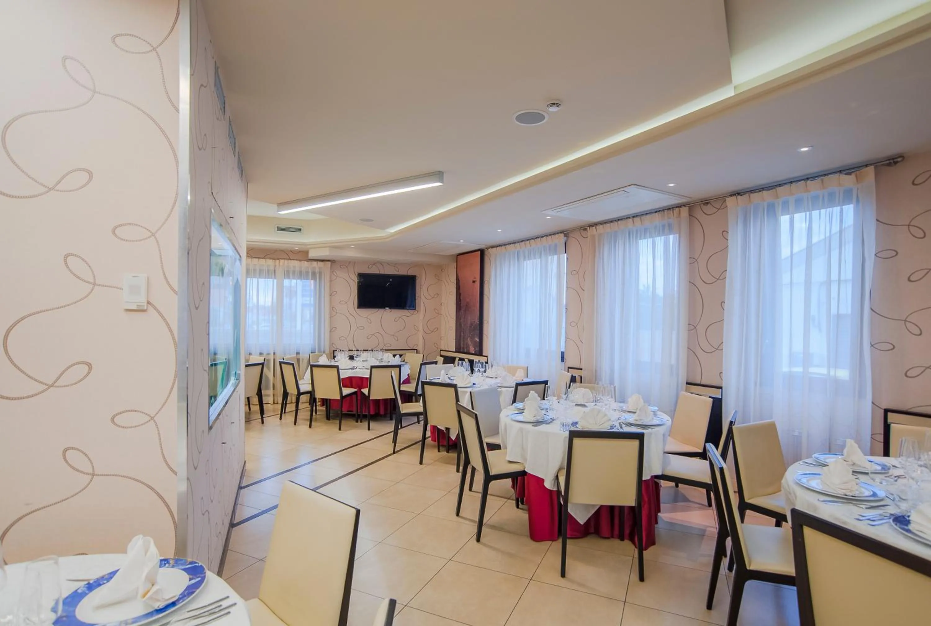 Restaurant/places to eat in Hotel Milazzo