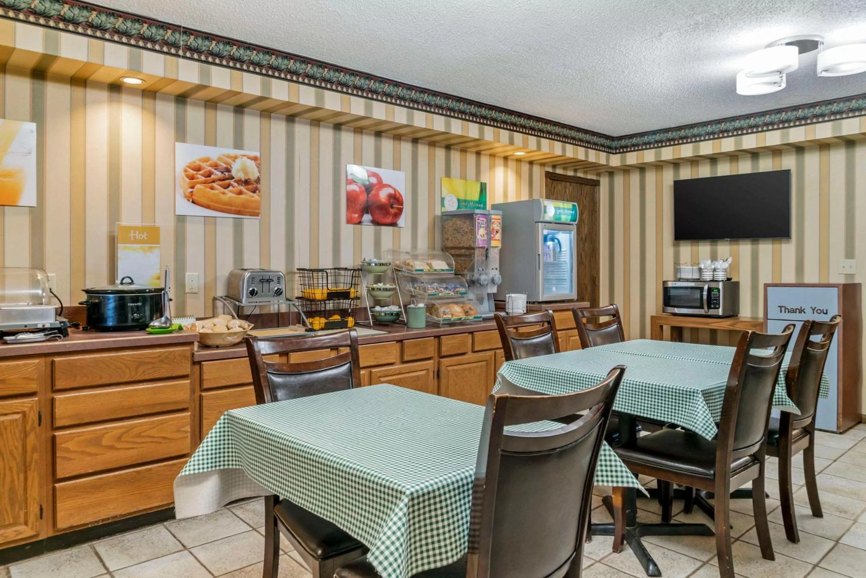 Breakfast in Quality Inn