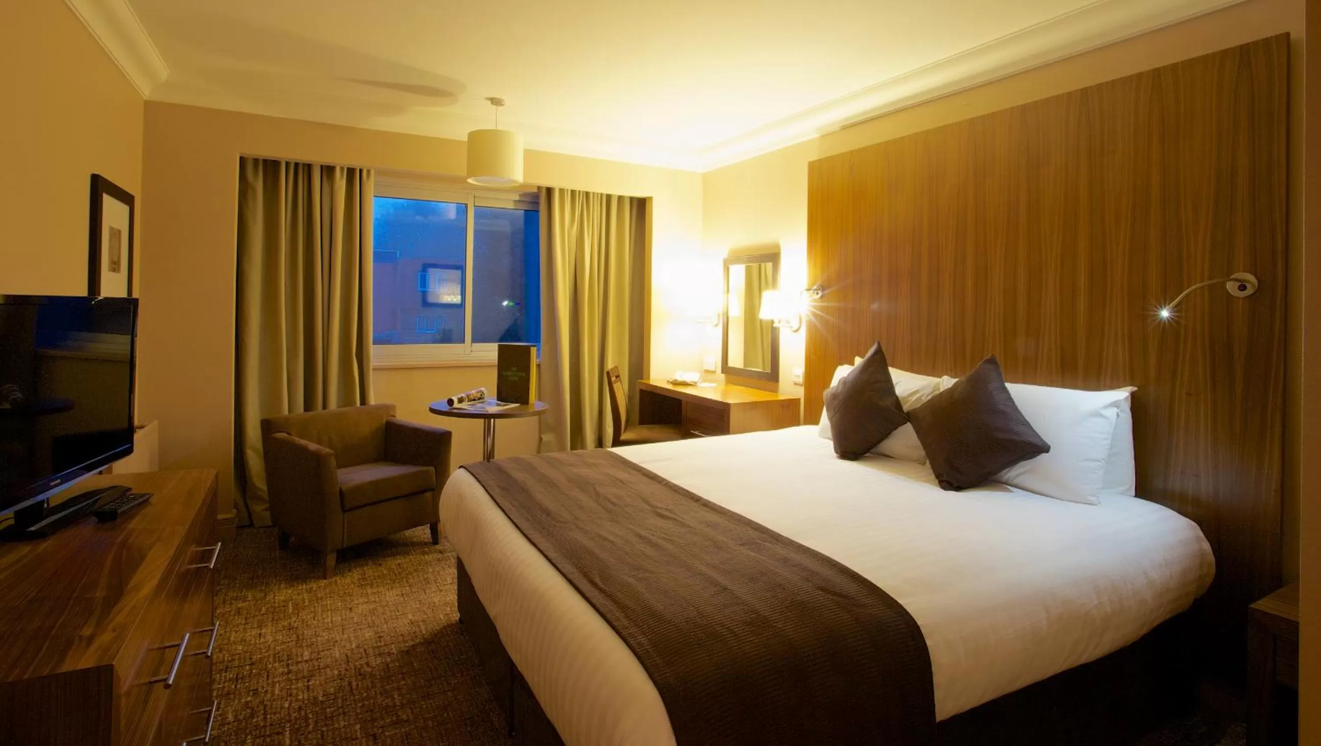 Photo of the whole room, Bed in Aubrey Park Hotel