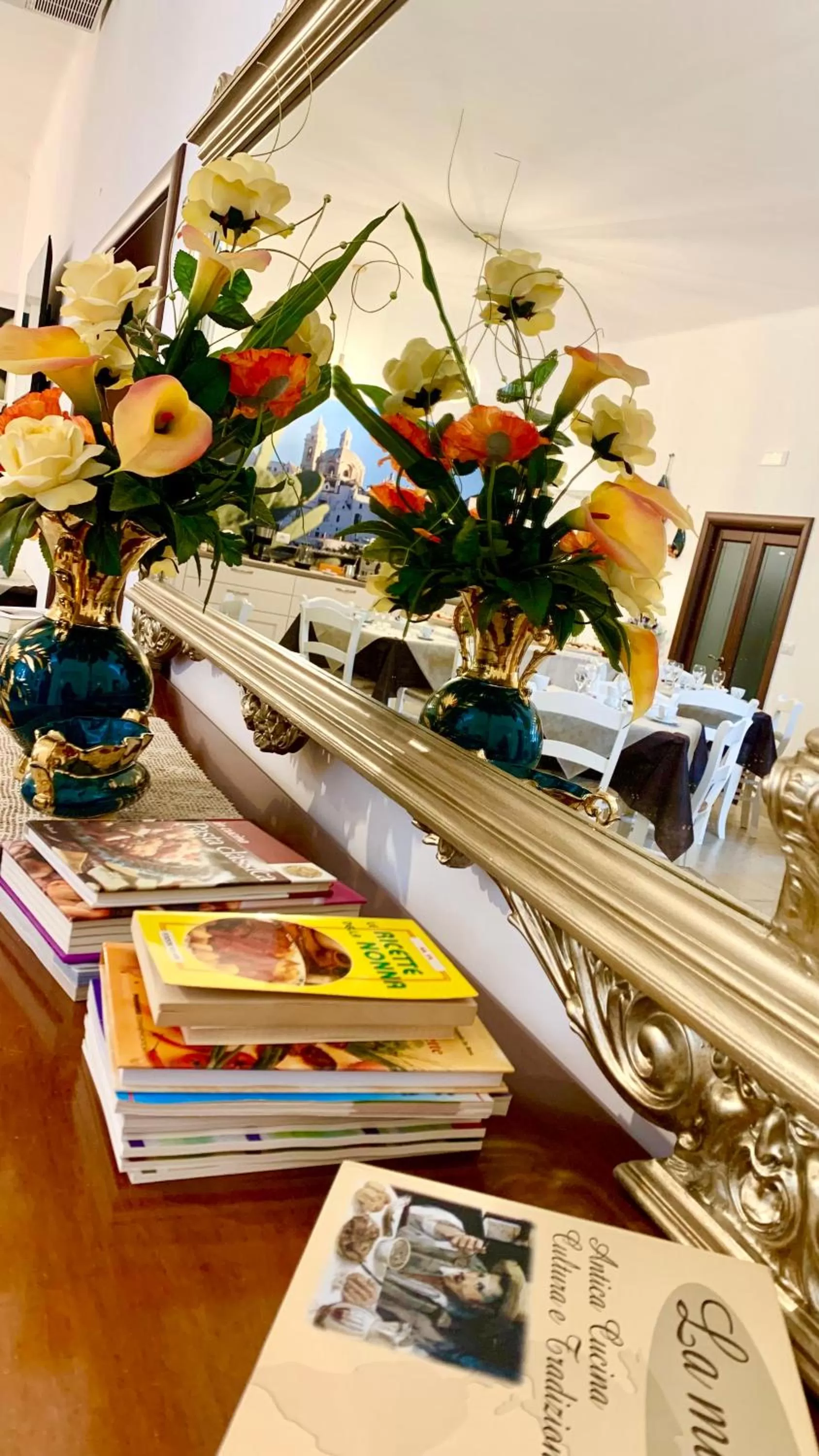 Communal lounge/ TV room in B&B Villa Maggi