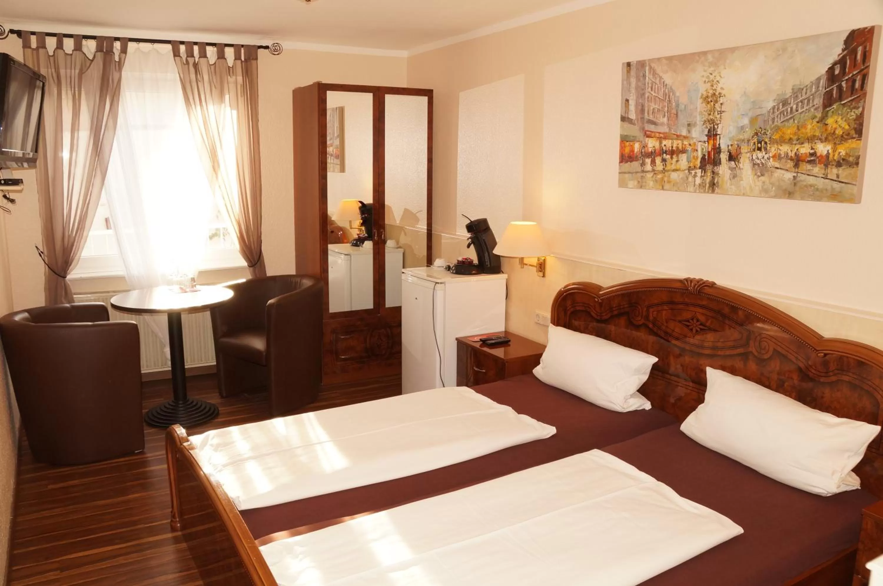 Photo of the whole room, Bed in Hotel Boos