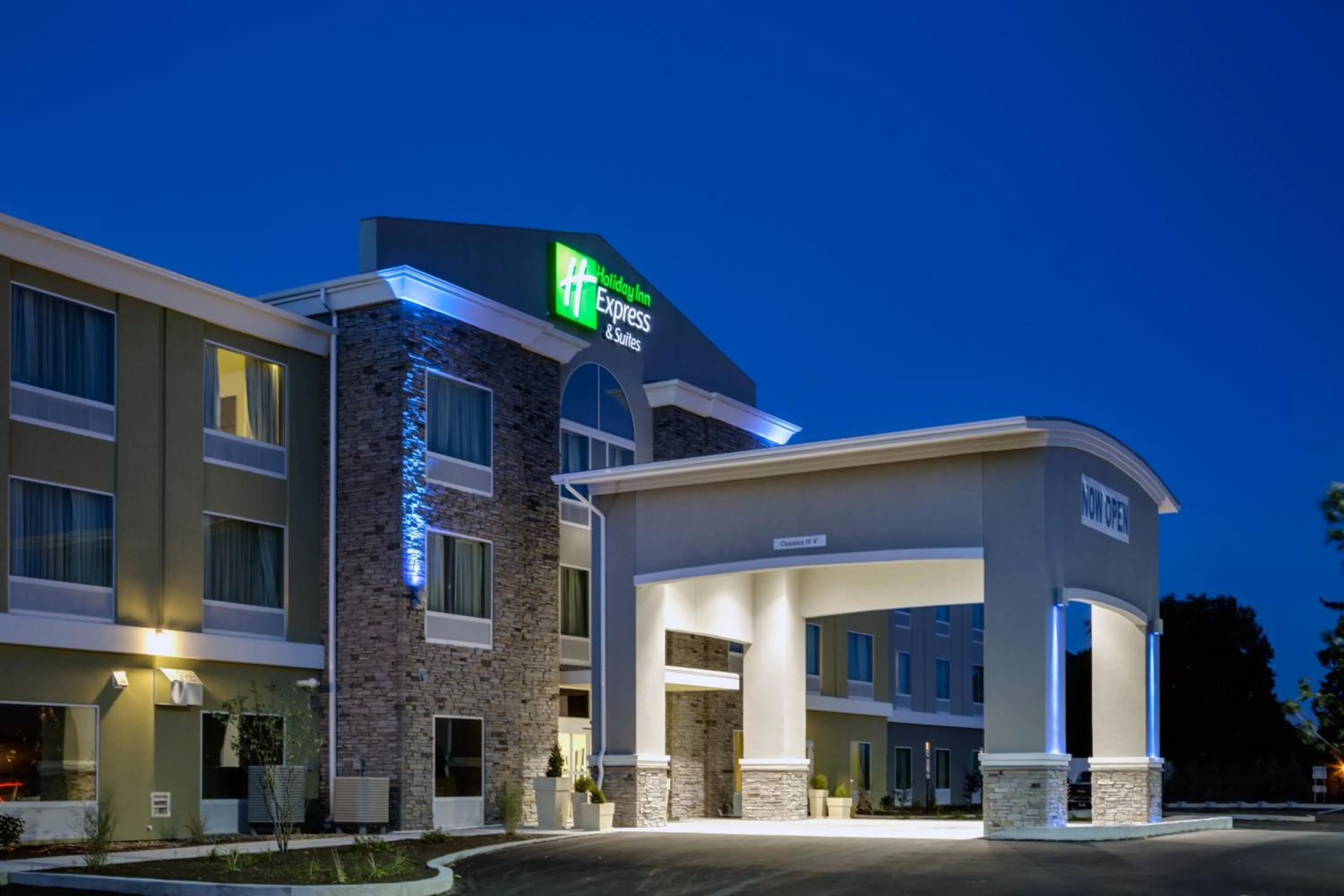 Property building in Holiday Inn Express & Suites Carlisle - Harrisburg Area by IHG