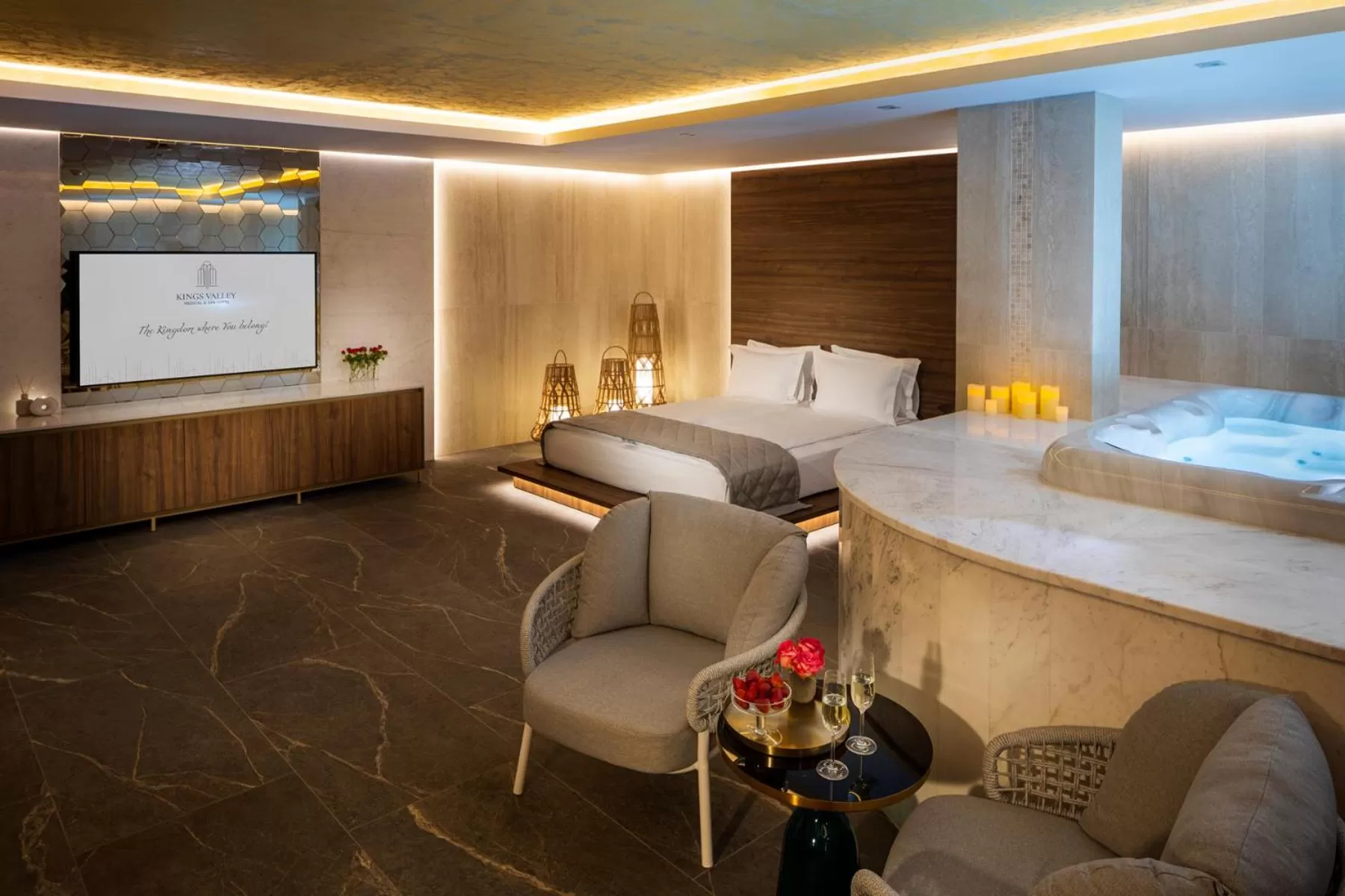 Hot Tub, Bed in Kings' Valley Medical & Spa Hotel