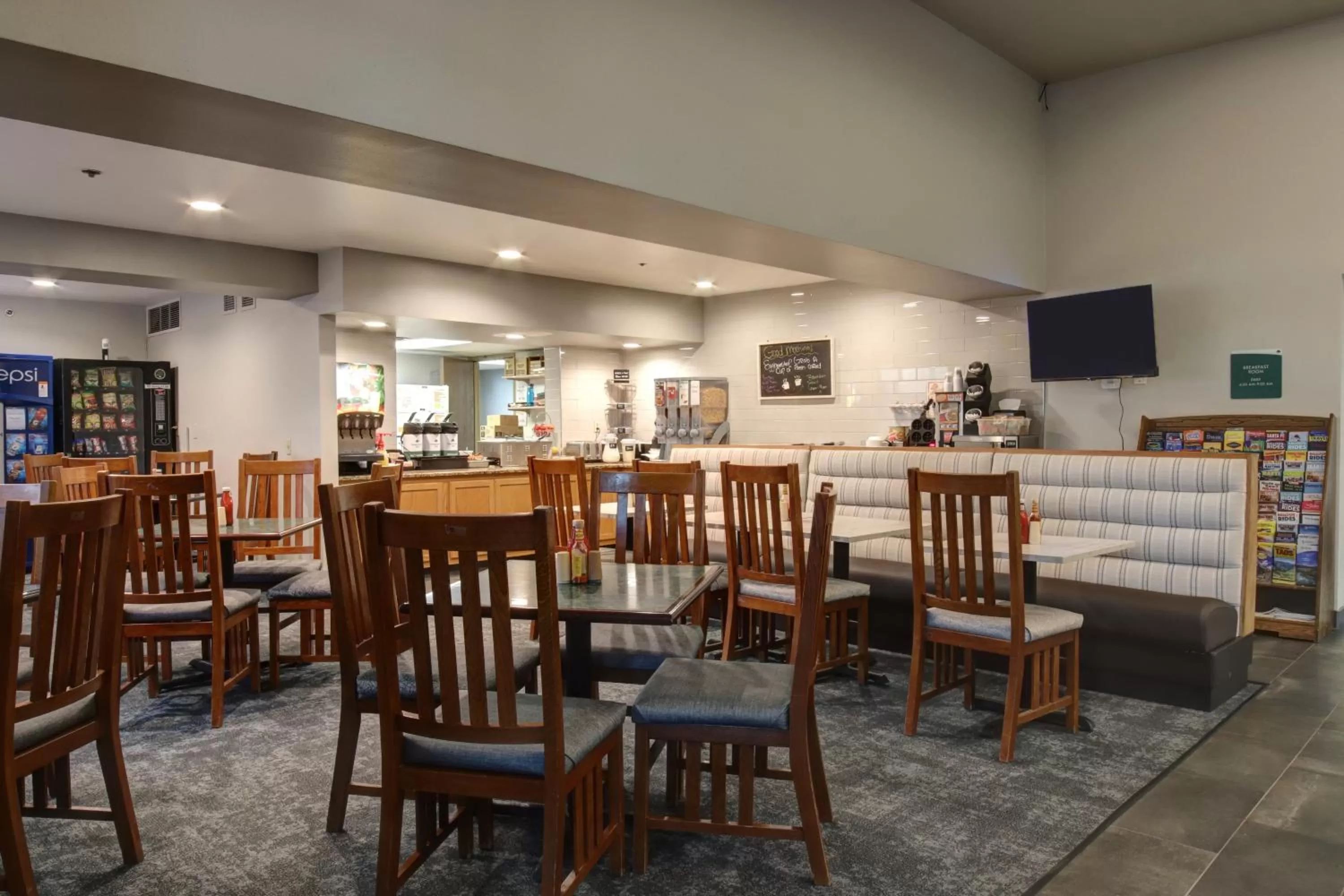 Restaurant/places to eat in GreenTree Inn Albuquerque North I-25