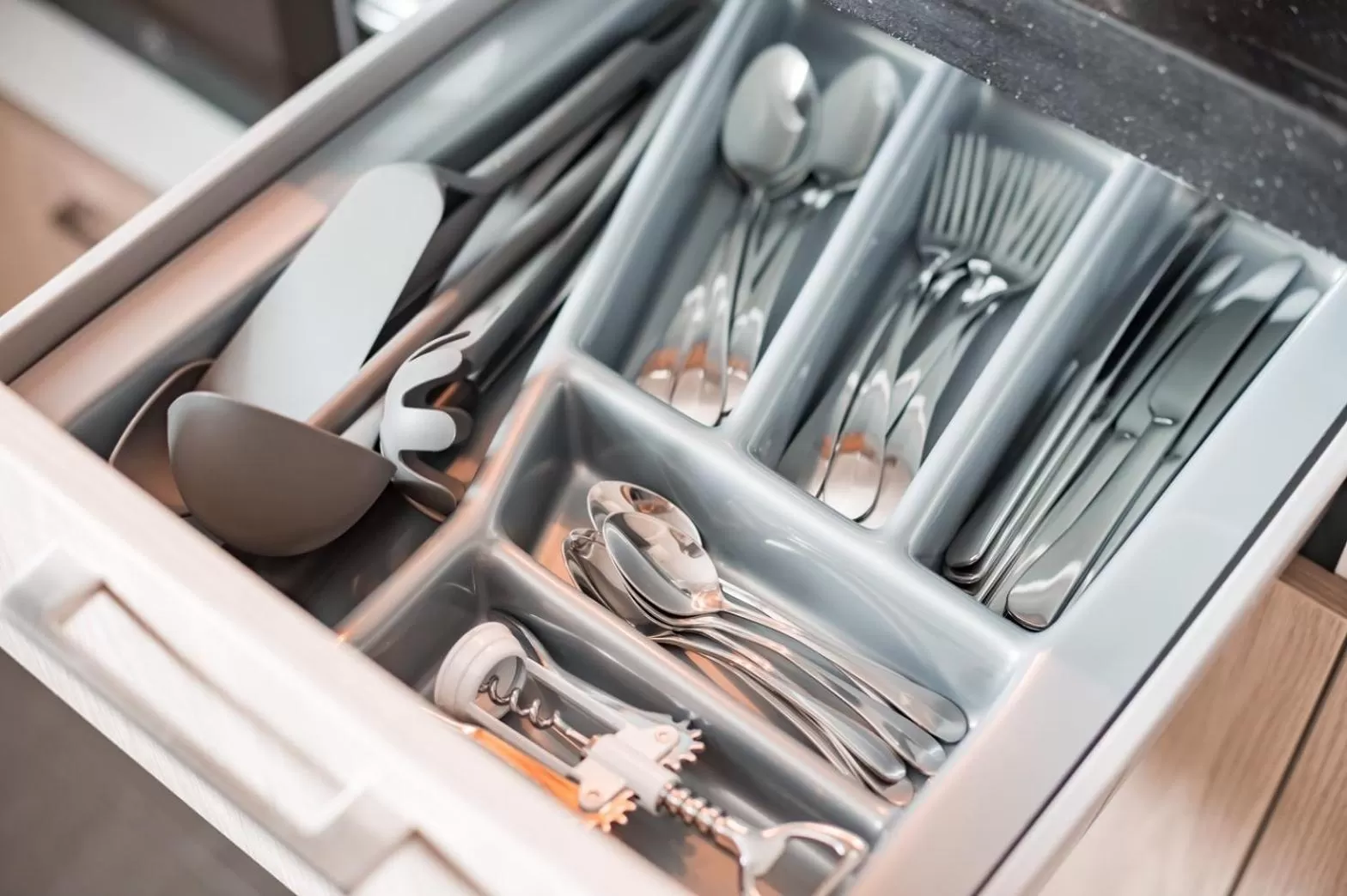 Kitchen or kitchenette in THE BEACH CHA AM Suites