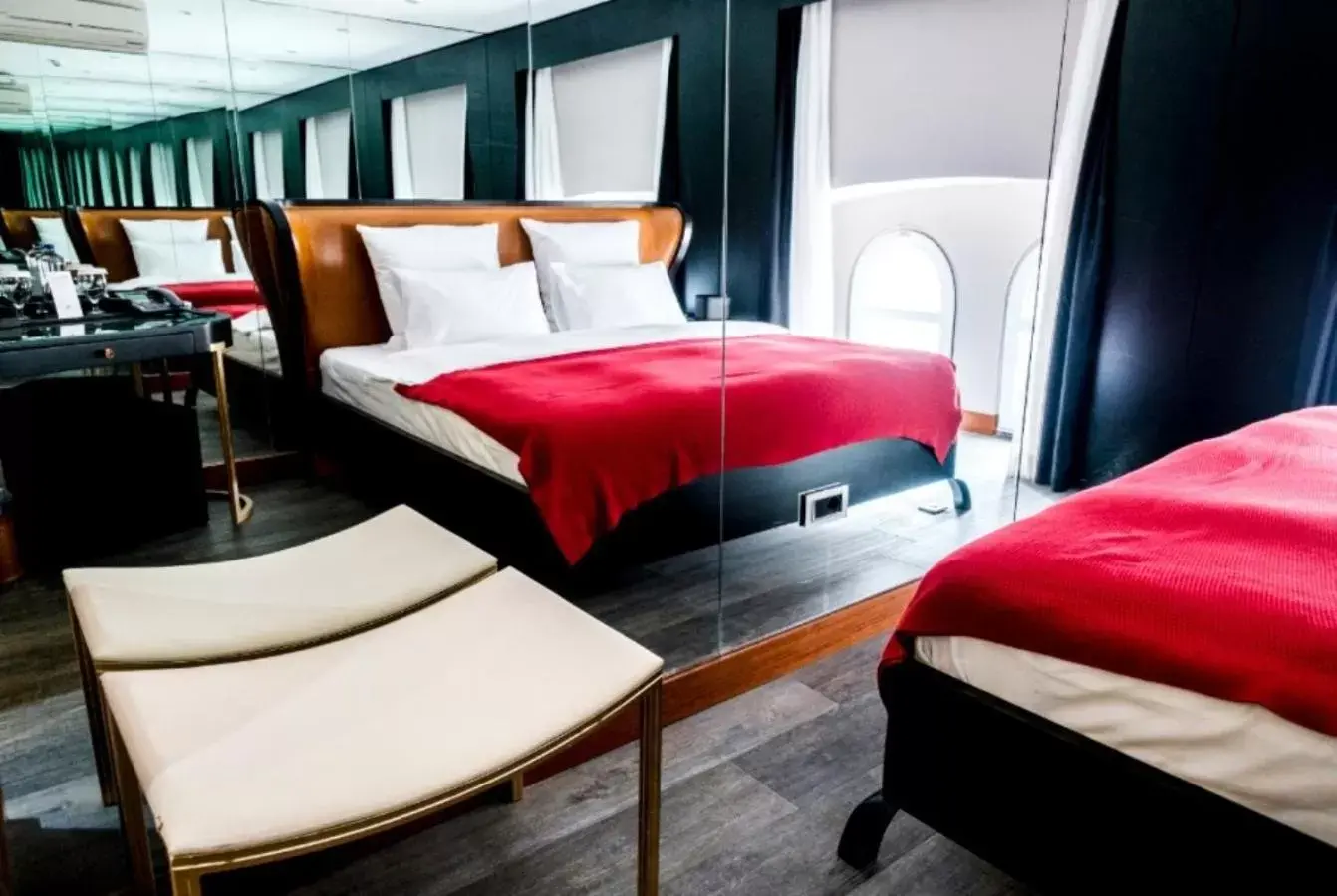 Suite with Hammam and Steam Bath in Nordstern Hotel Galata Suite with Hammam and Steam Bath in Nordstern Hotel Galata