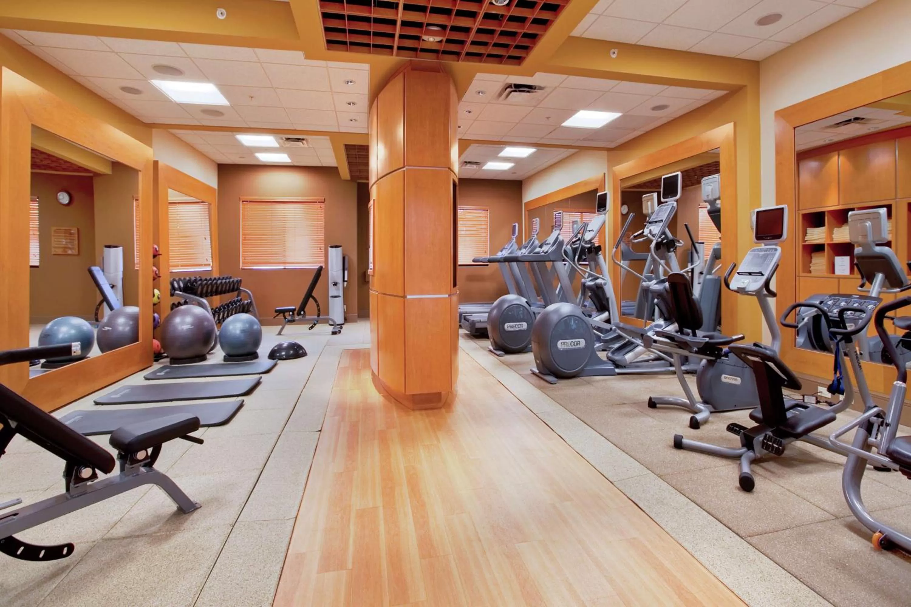 Fitness centre/facilities in Hilton Boca Raton Suites