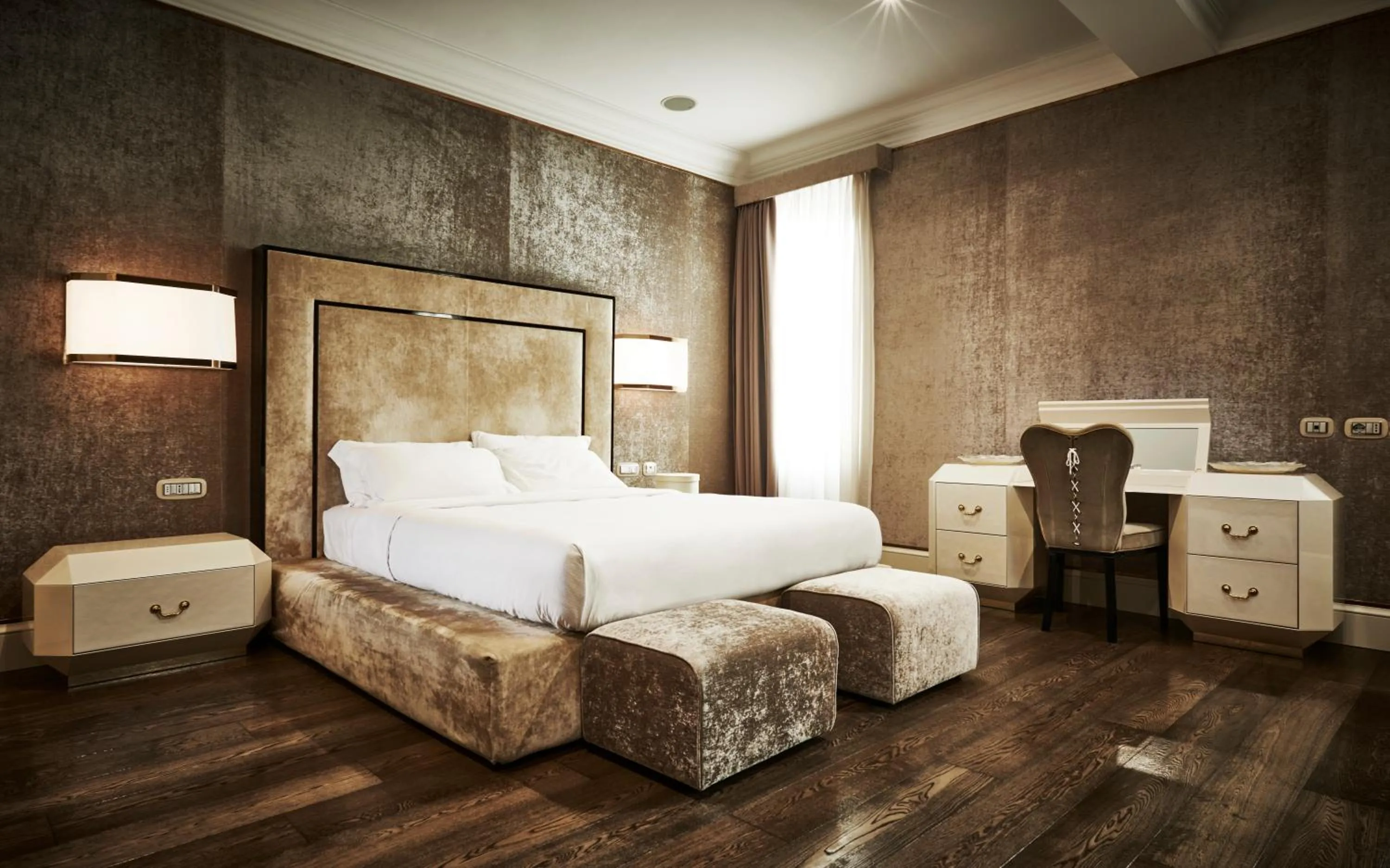 Bedroom, Bed in Spagna Royal Suite