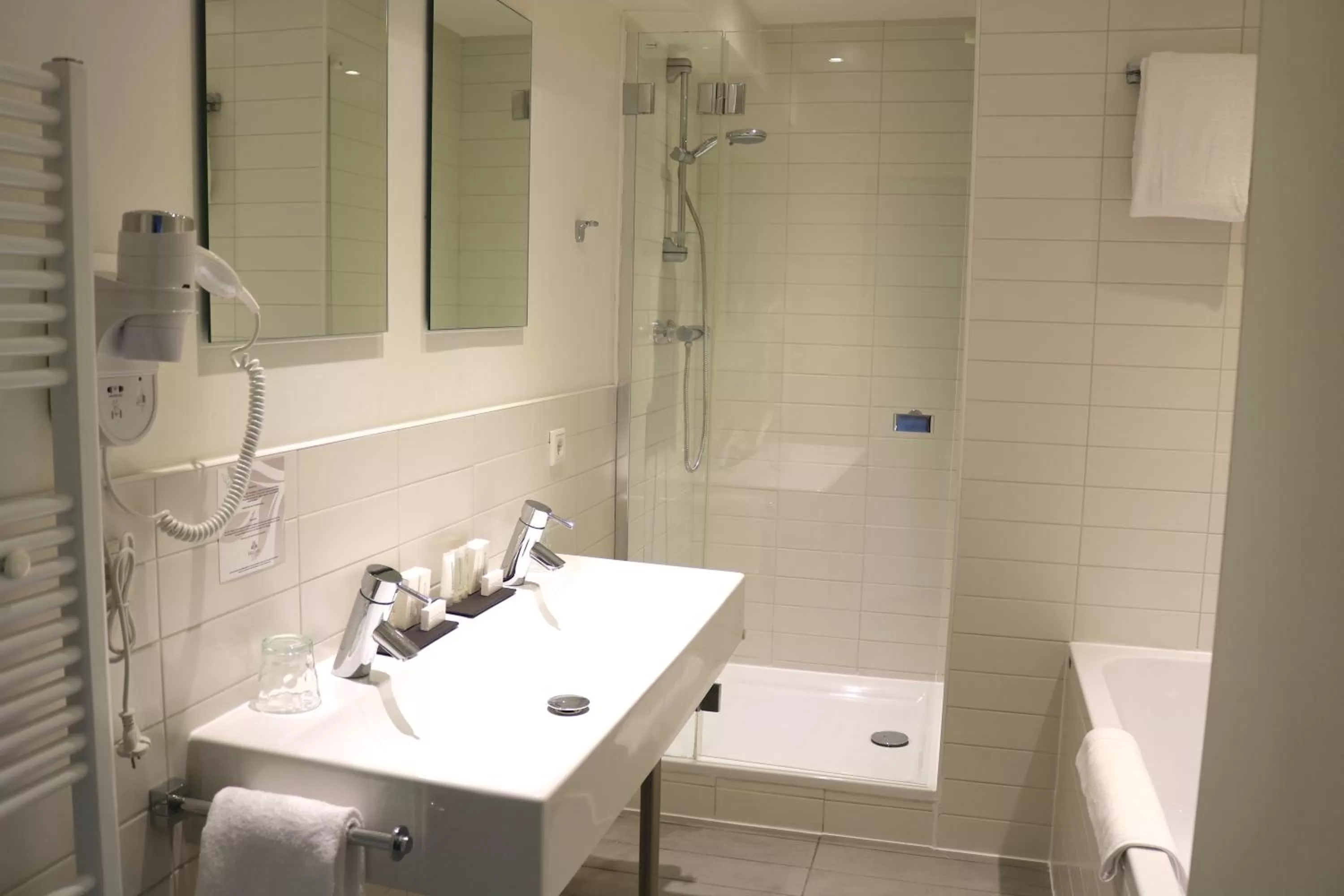 Bathroom in Saillant Hotel Maastricht City Centre - Auping Hotel Partner
