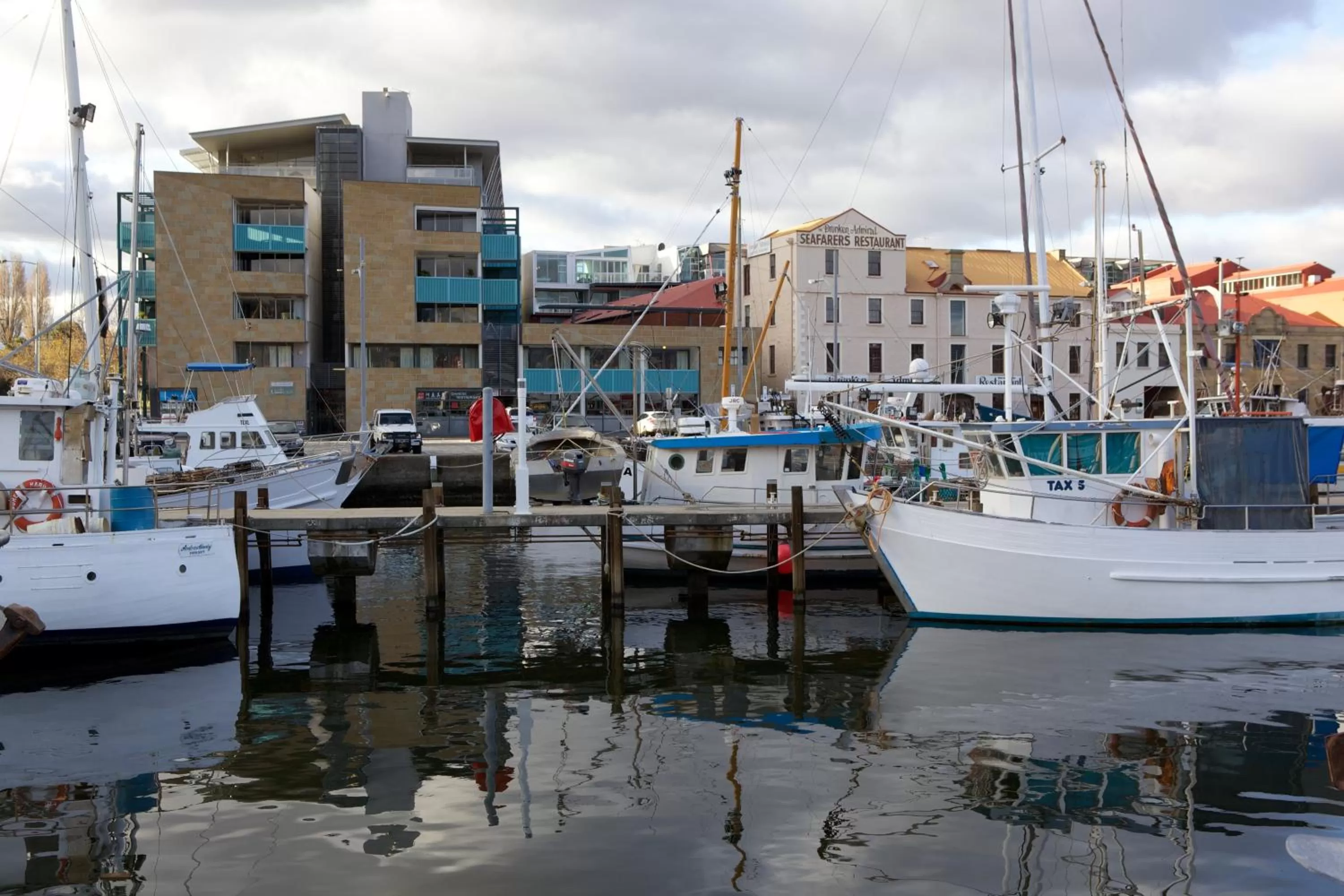 Day in Zero Davey Boutique Apartment Hotel