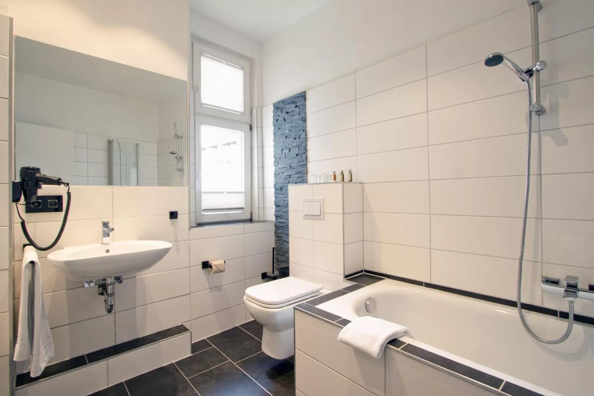 Toilet in Hotel Schweriner Hof