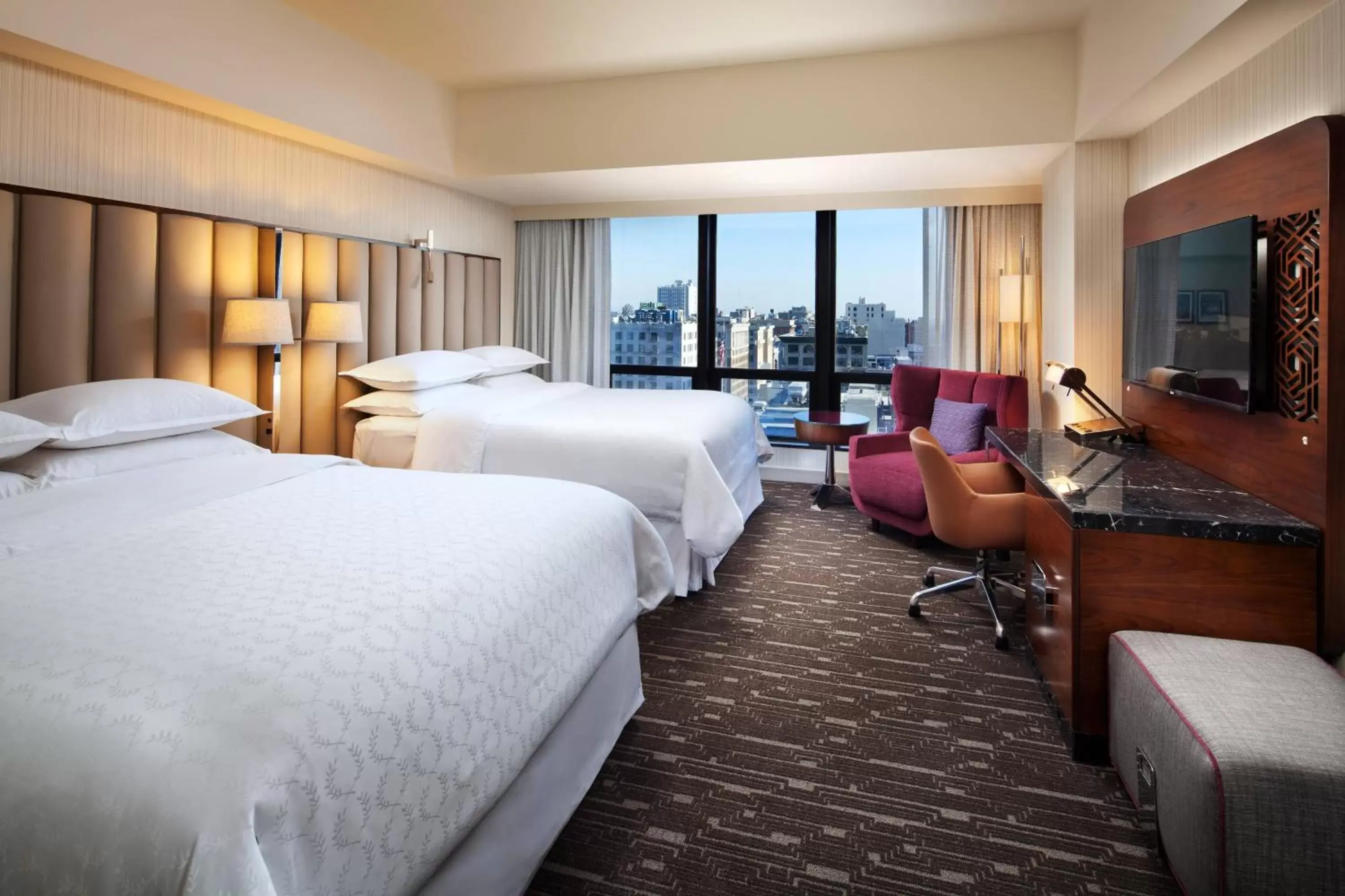 Club, Club level, Guest room, 2 Queen in Sheraton Grand Los Angeles Club, Club level, Guest room, 2 Queen in Sheraton Grand Los Angeles