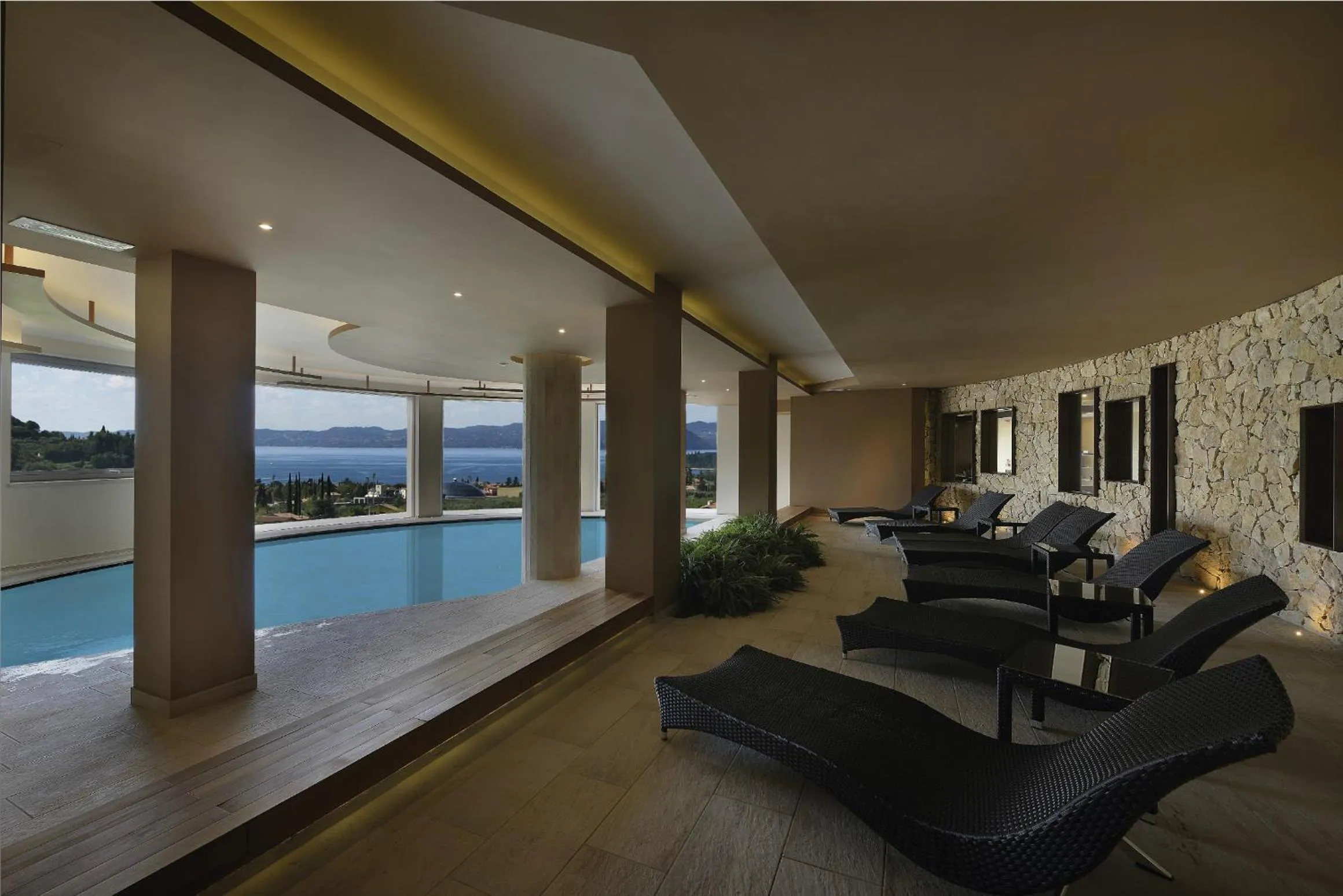 Hot Tub in Poiano Garda Resort Hotel