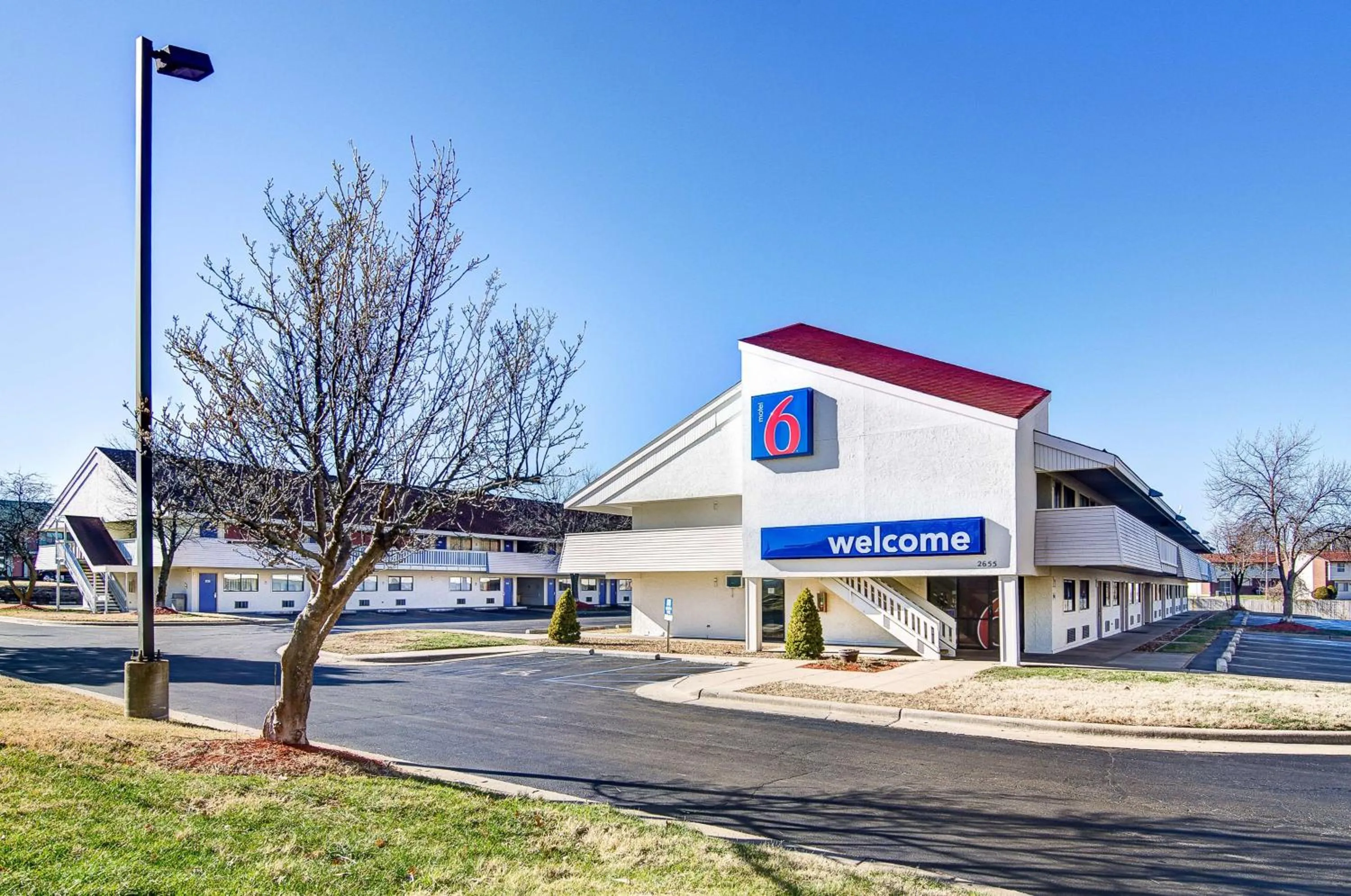 Property building in Motel 6-Springfield, MO - North