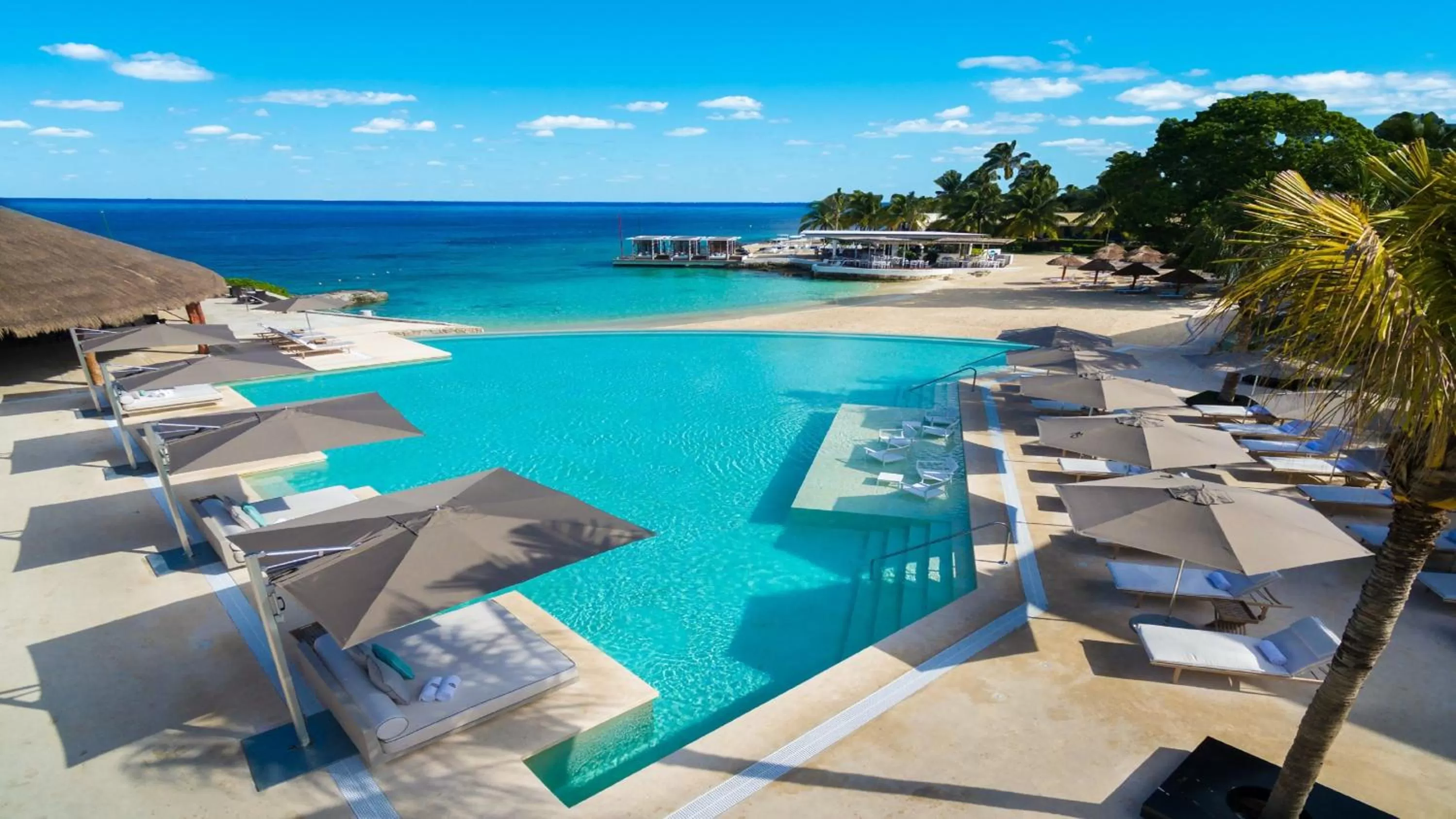 Swimming pool in Presidente InterContinental Cozumel Resort & Spa by IHG