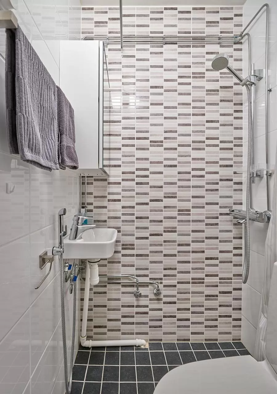 Shower in Hotelli-Ravintola Gasthaus Lohja