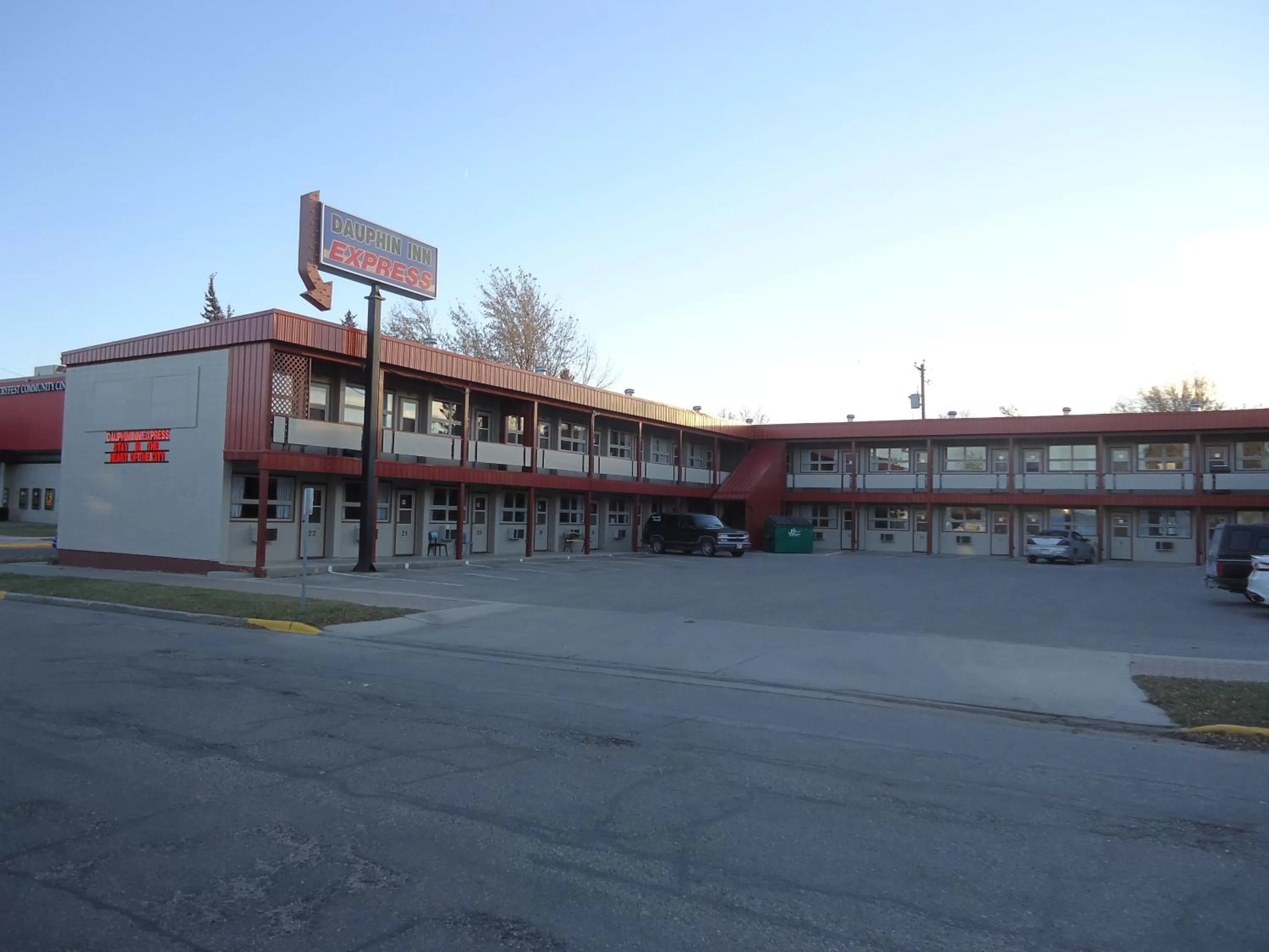 Property building in Dauphin Inn Express