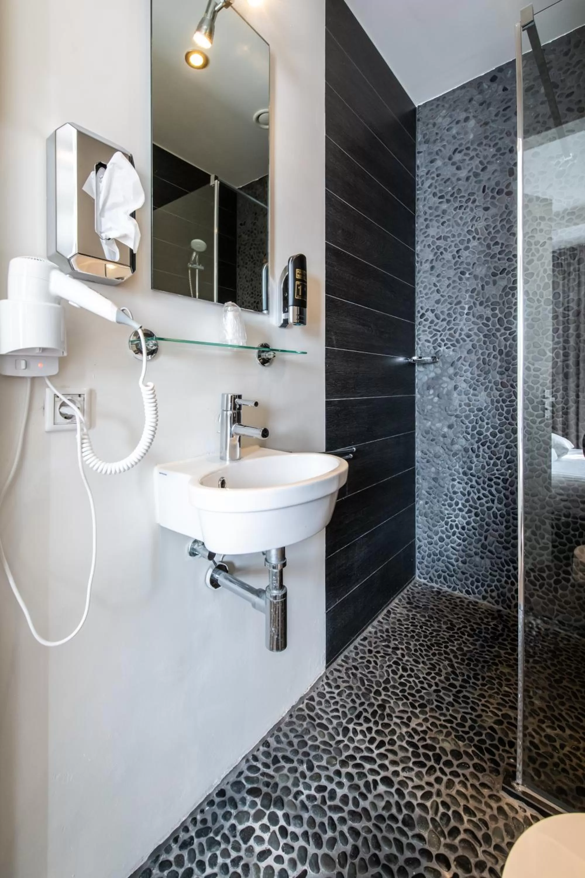 Bathroom in Acostar Hotel