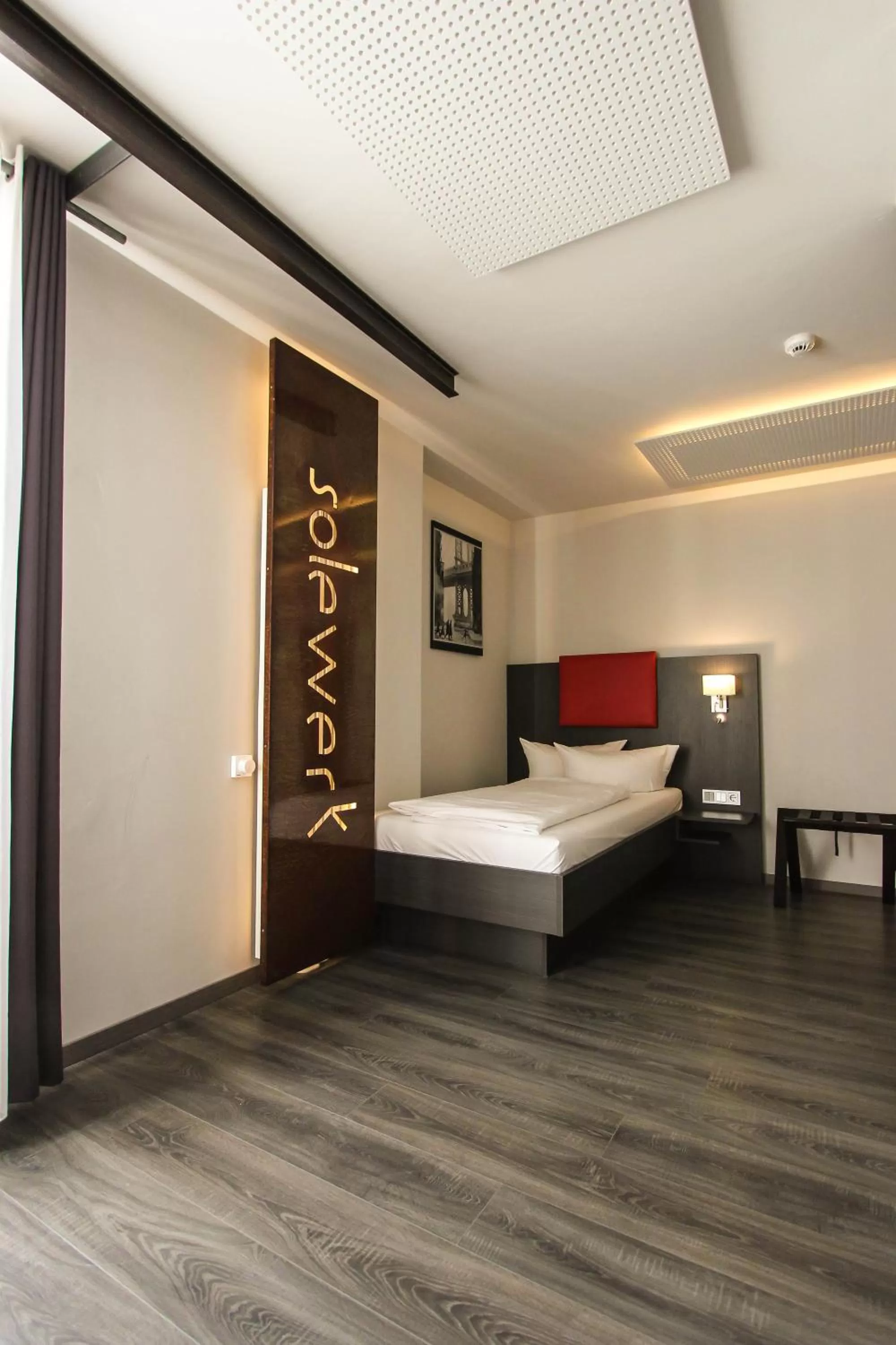 Photo of the whole room, Bed in SOLEWERK Hotel