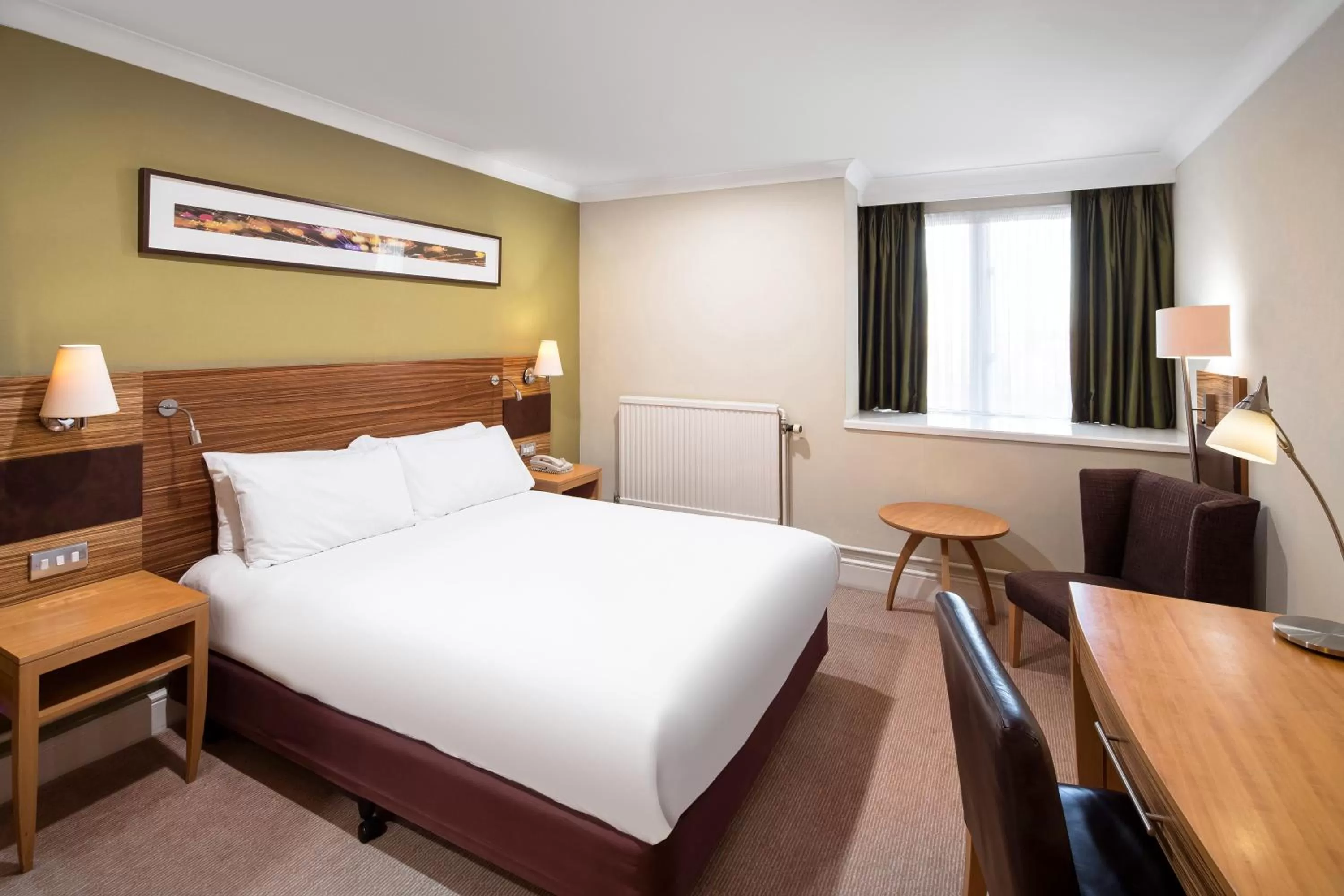 Photo of the whole room, Bed in Crowne Plaza Chester by IHG