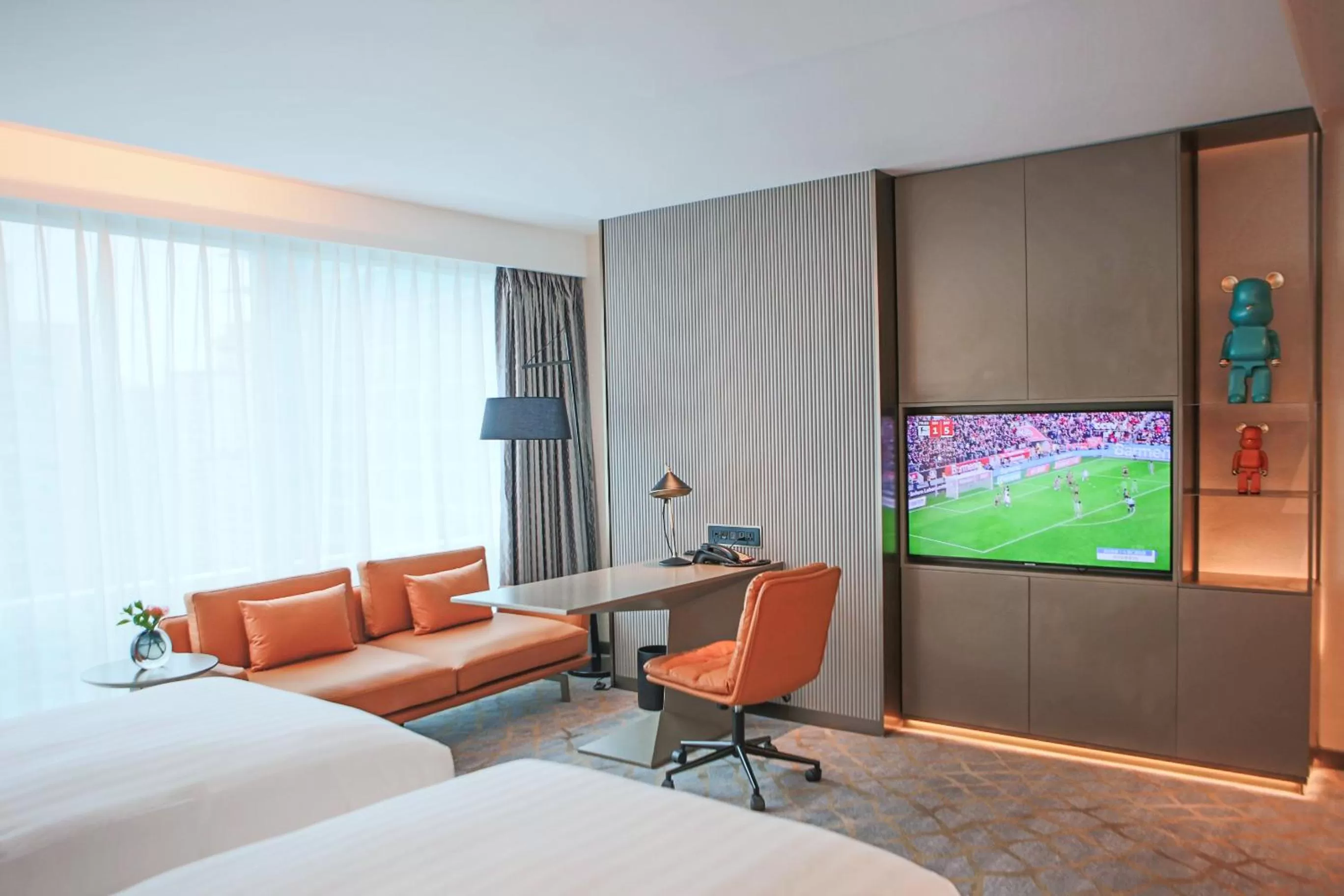 Communal lounge/ TV room, Bed in Pullman Shanghai Central