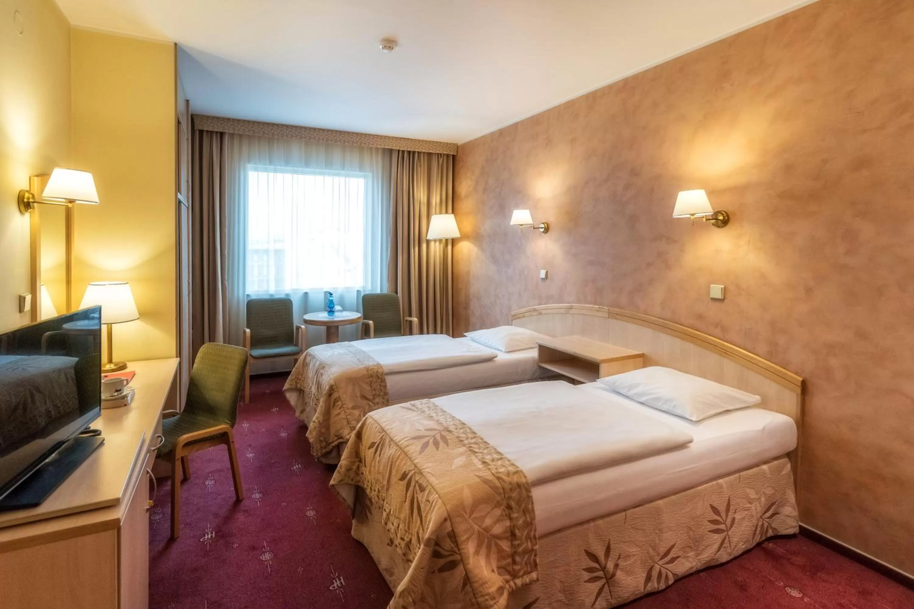 Bed in HP Park Plaza