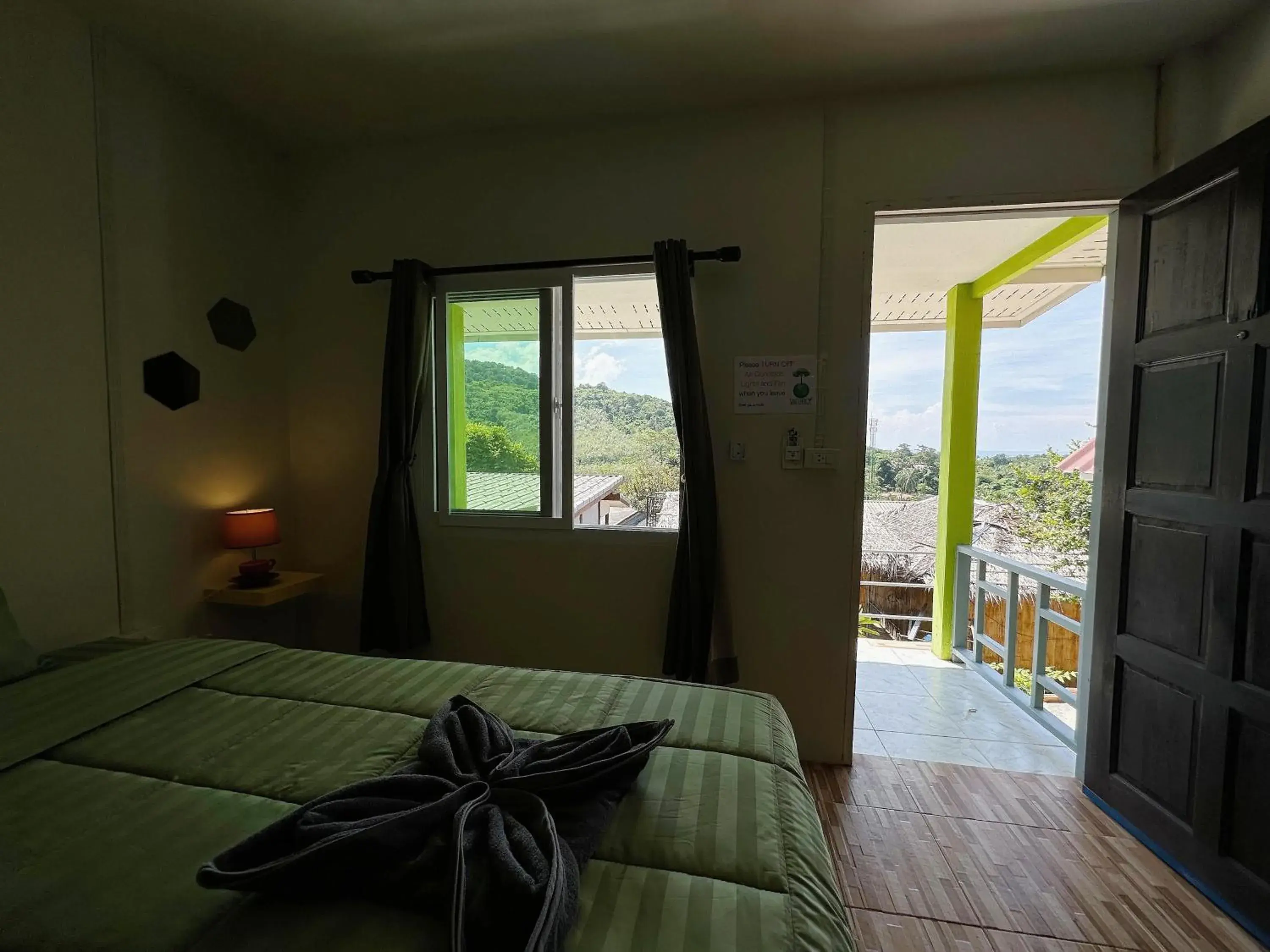 Deluxe Twin Room with Sea View in Cottage Hill at Lanta Deluxe Twin Room with Sea View in Cottage Hill at Lanta