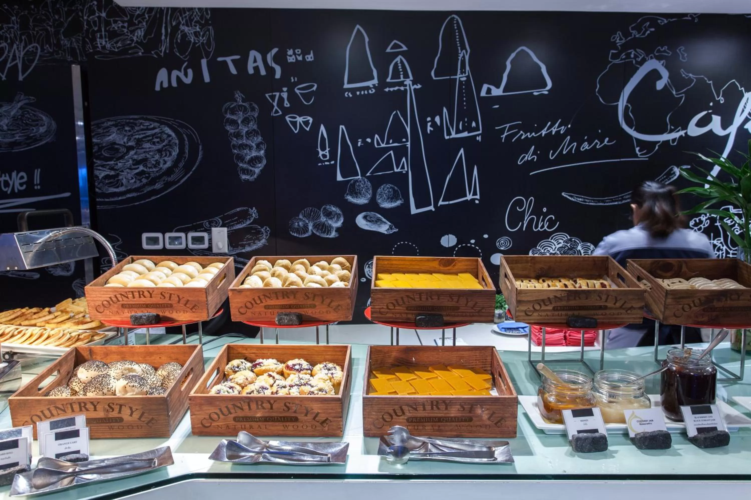 Restaurant/places to eat in Centara Watergate Pavilion Hotel Bangkok