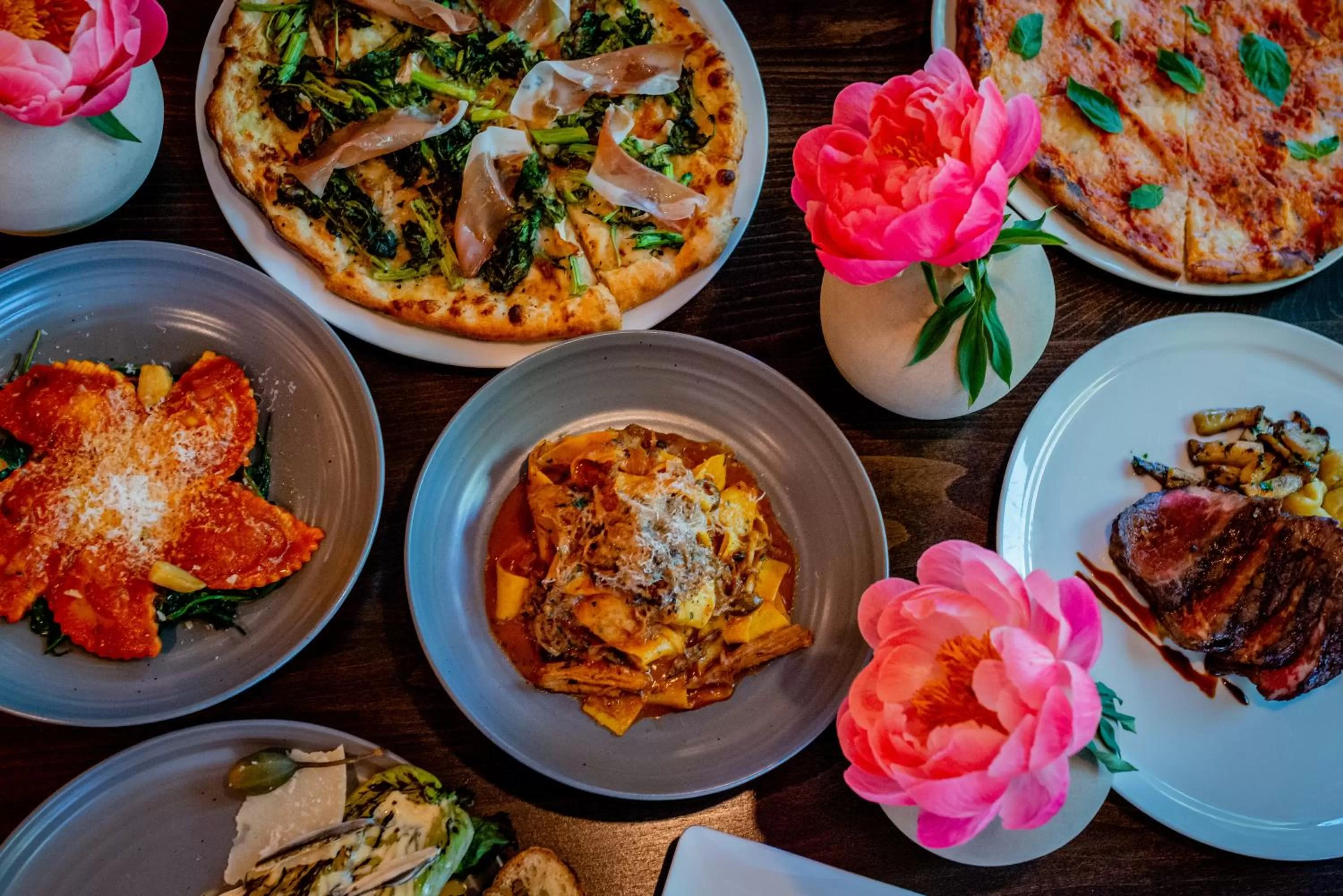 Restaurant/places to eat in Calistoga Motor Lodge and Spa