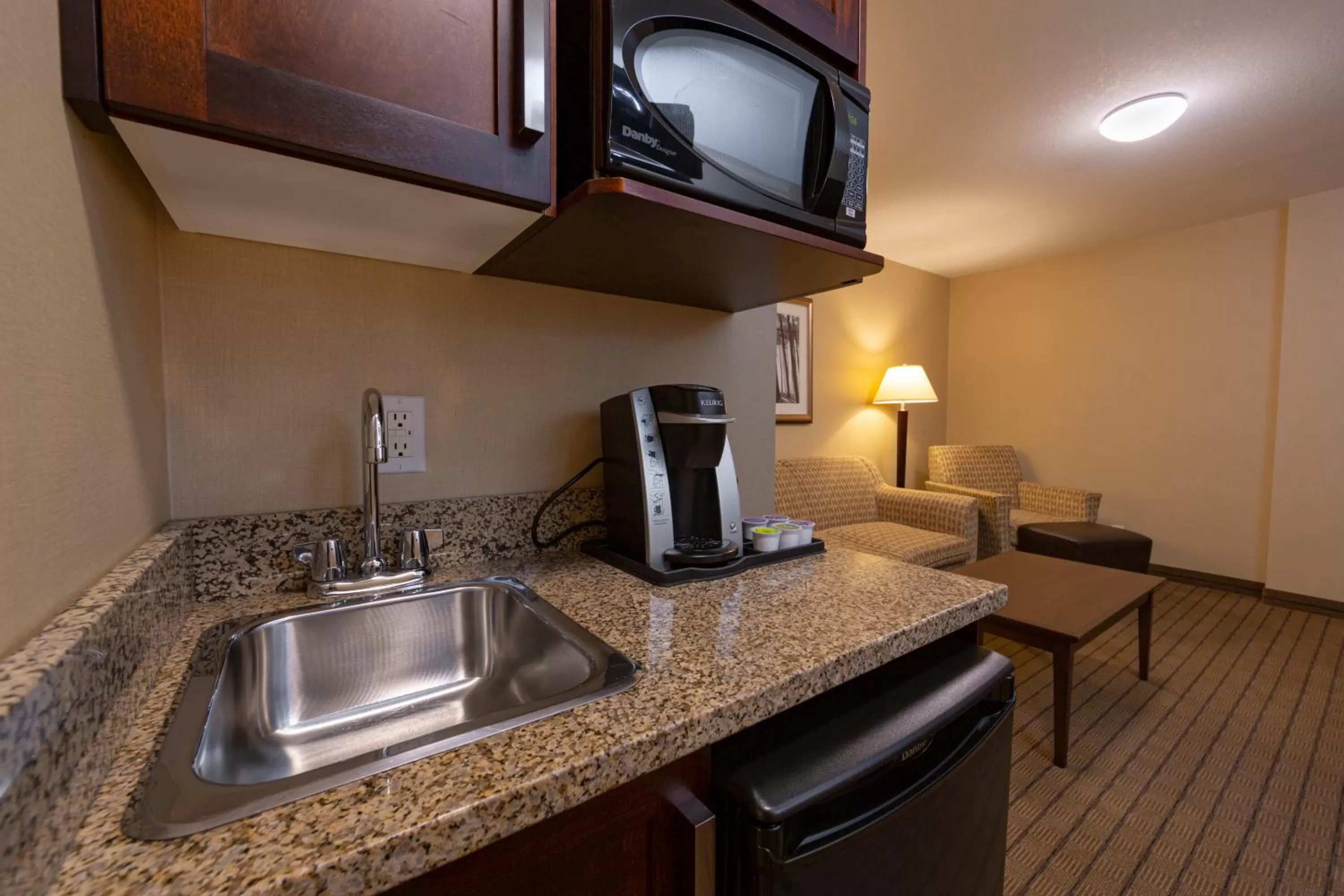 Coffee/tea facilities in Bayview Hotel