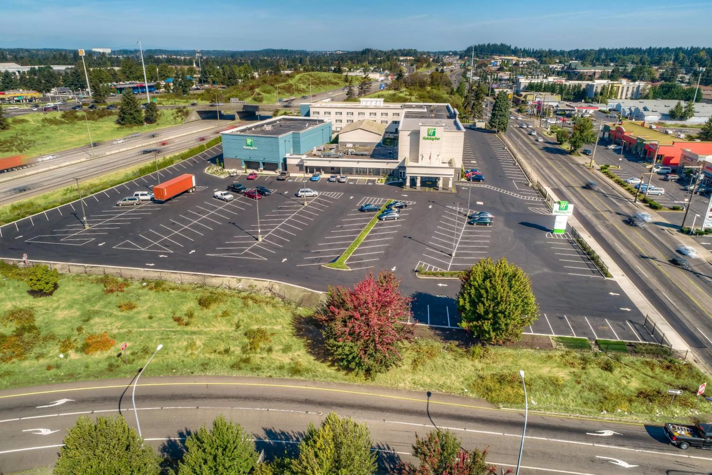 Property building in Holiday Inn Tacoma Mall by IHG