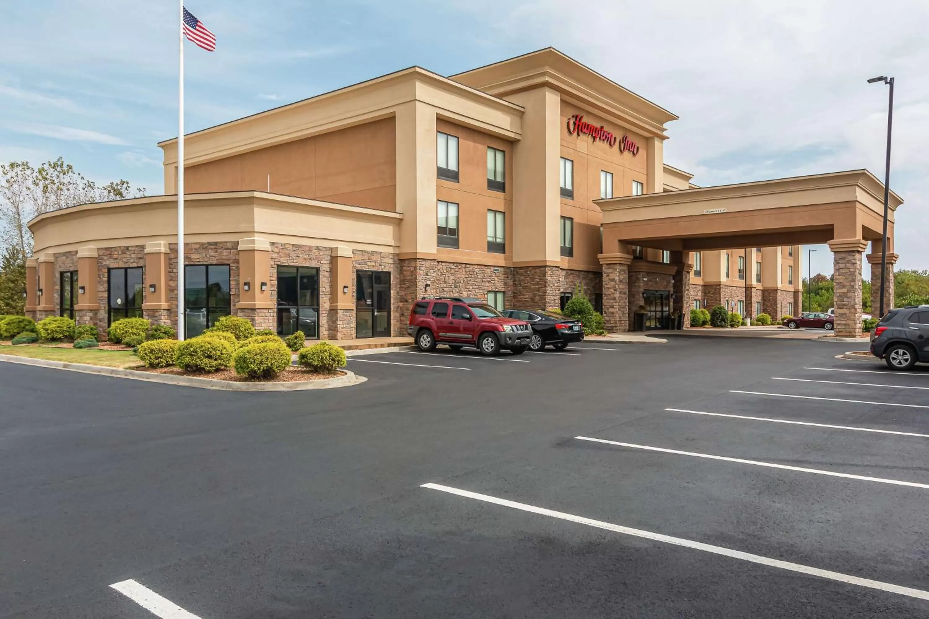 Property building in Hampton Inn Oak Grove Fort Campbell