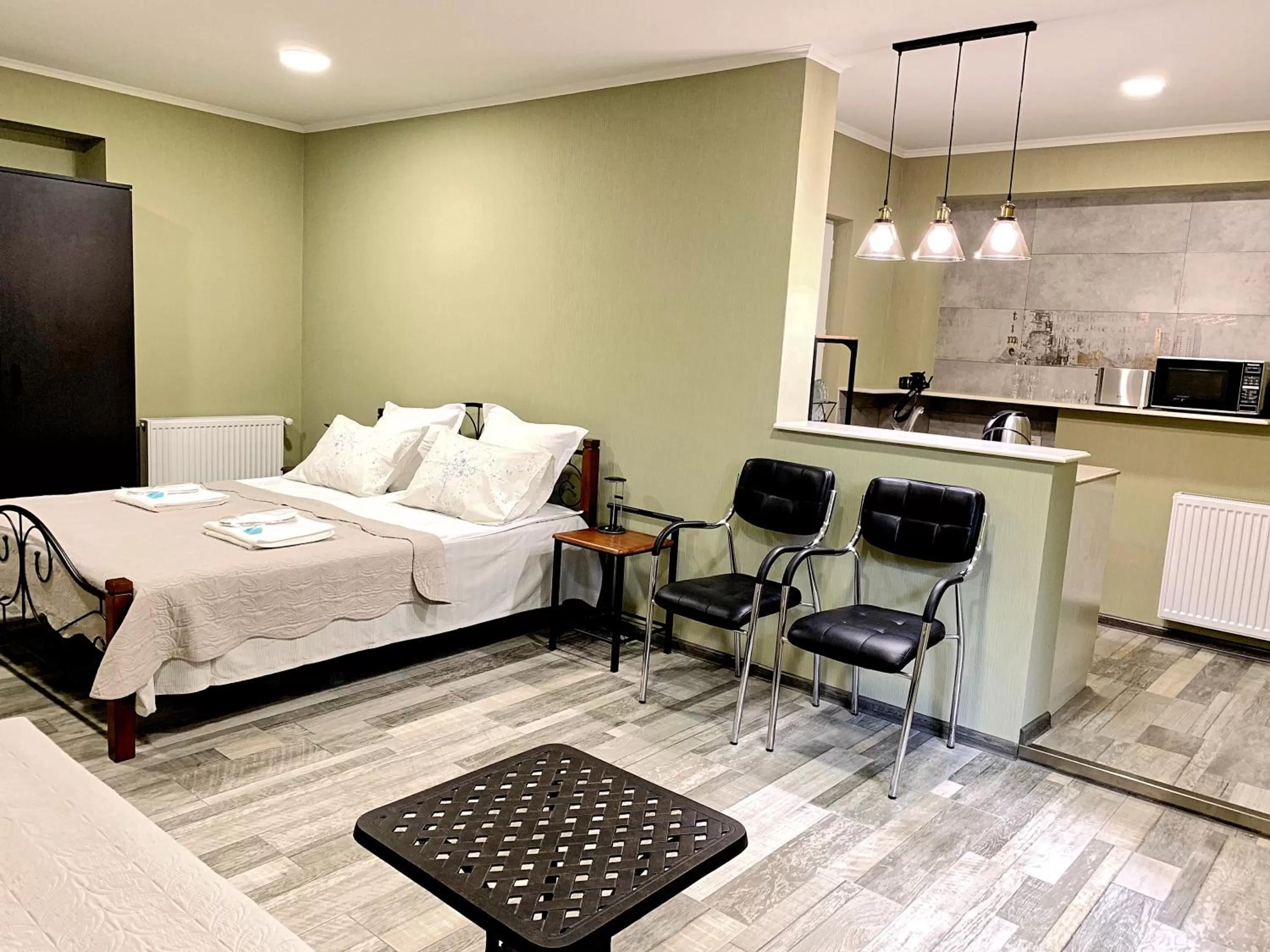 Deluxe Studio in Red Fox Guesthouse