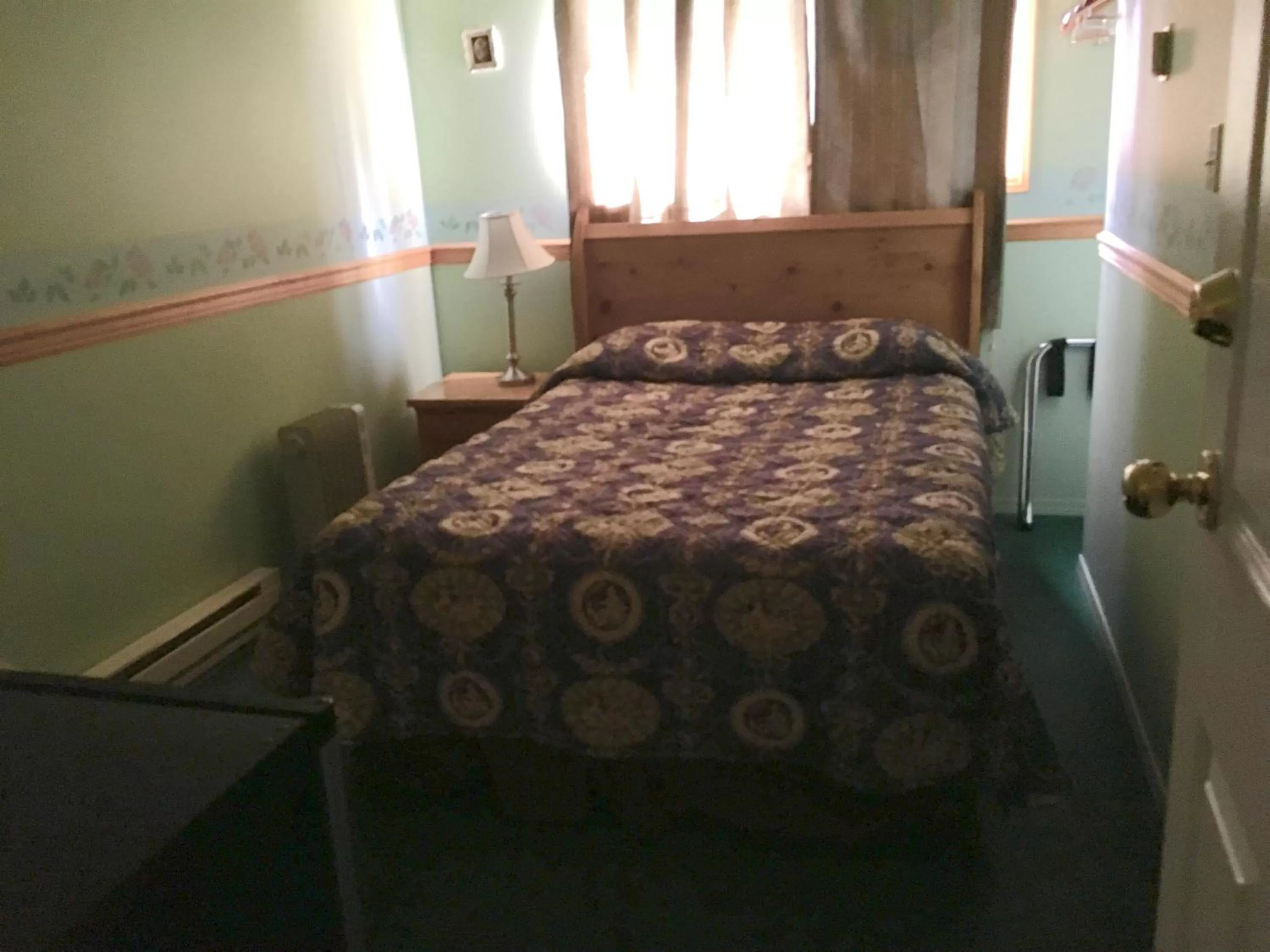 Bed in Rainbow Lake Castle Resort