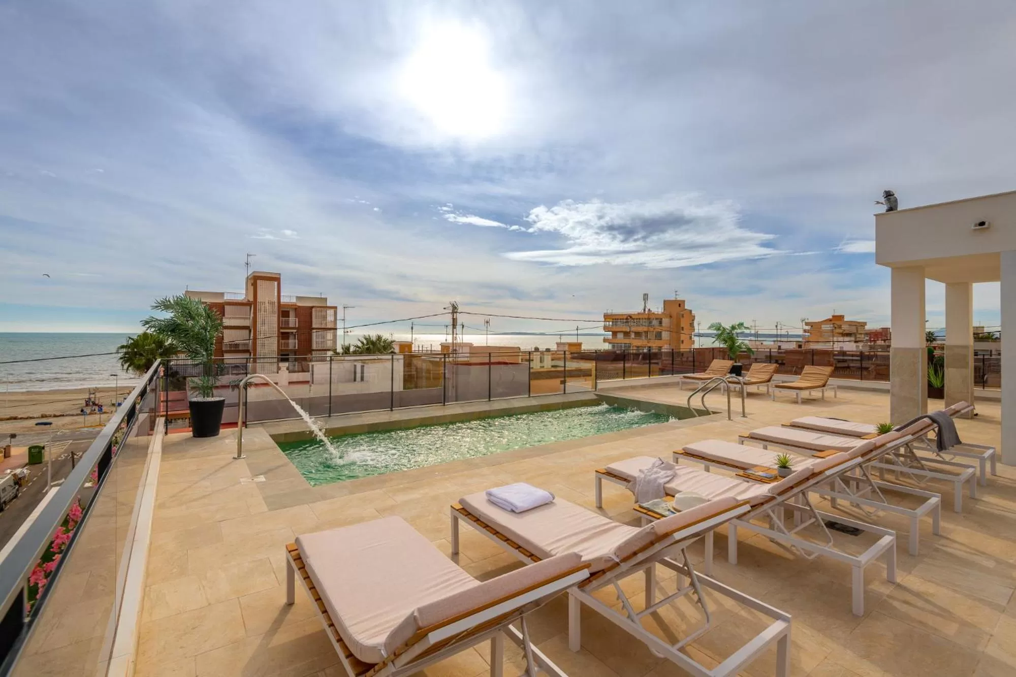 Swimming pool in Santa Pola Apartments