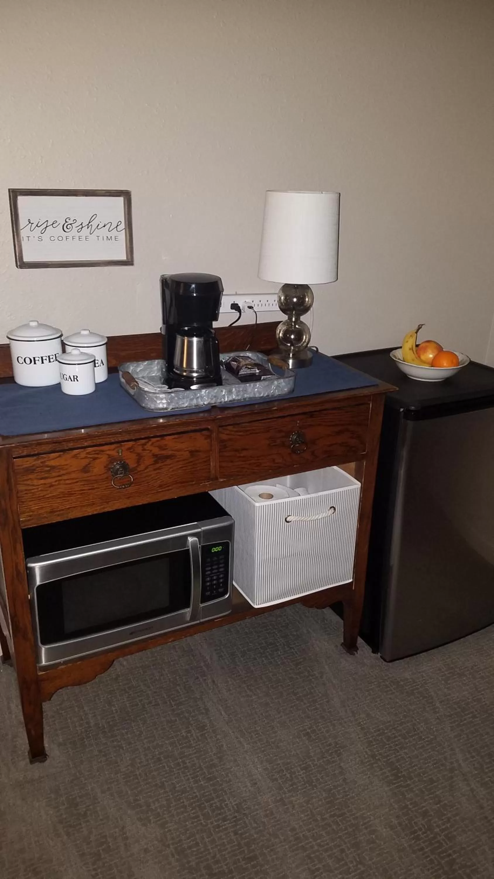 Coffee/tea facilities in Ronnie's Resort