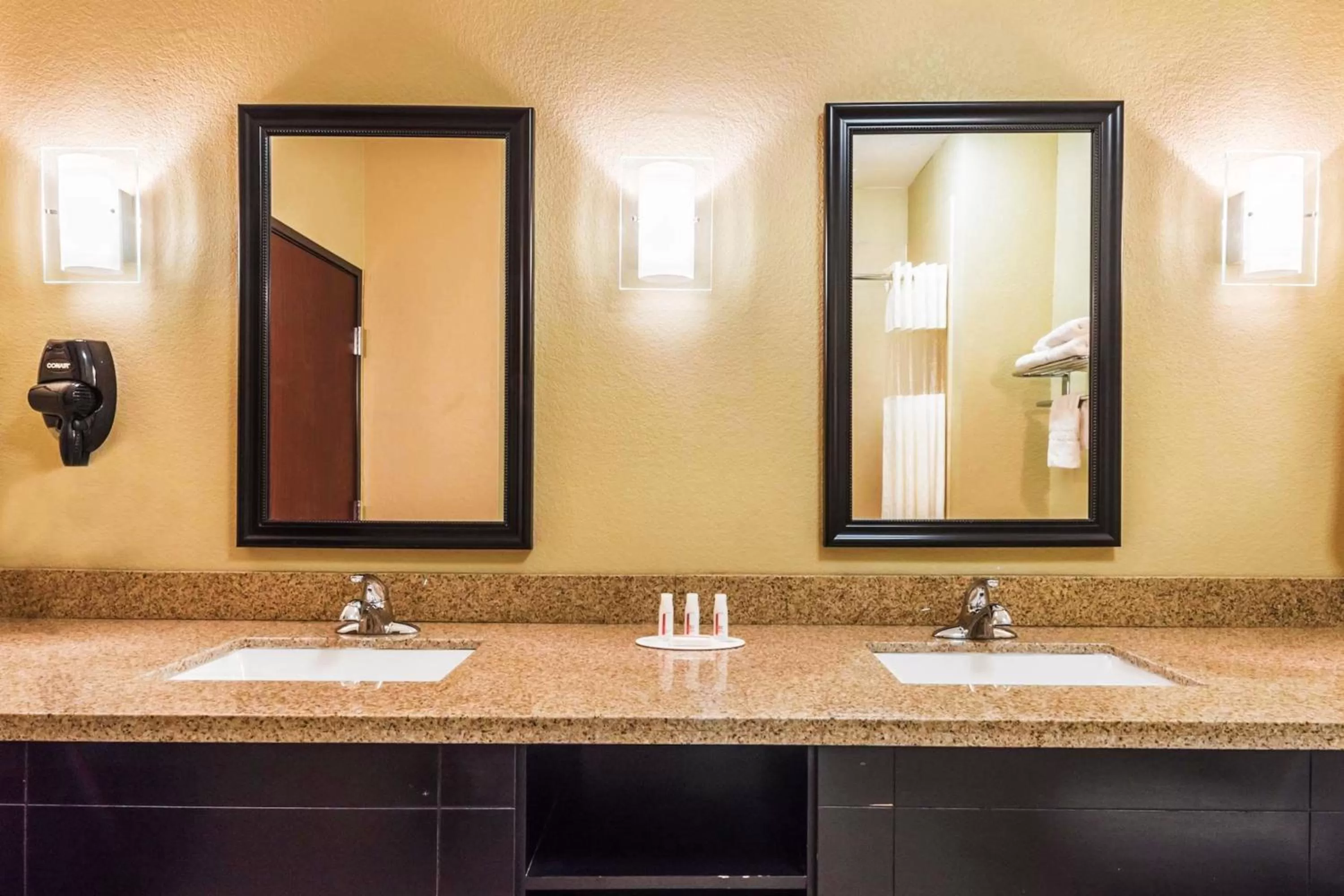 Bathroom in Days Inn & Suites by Wyndham Mineral Wells