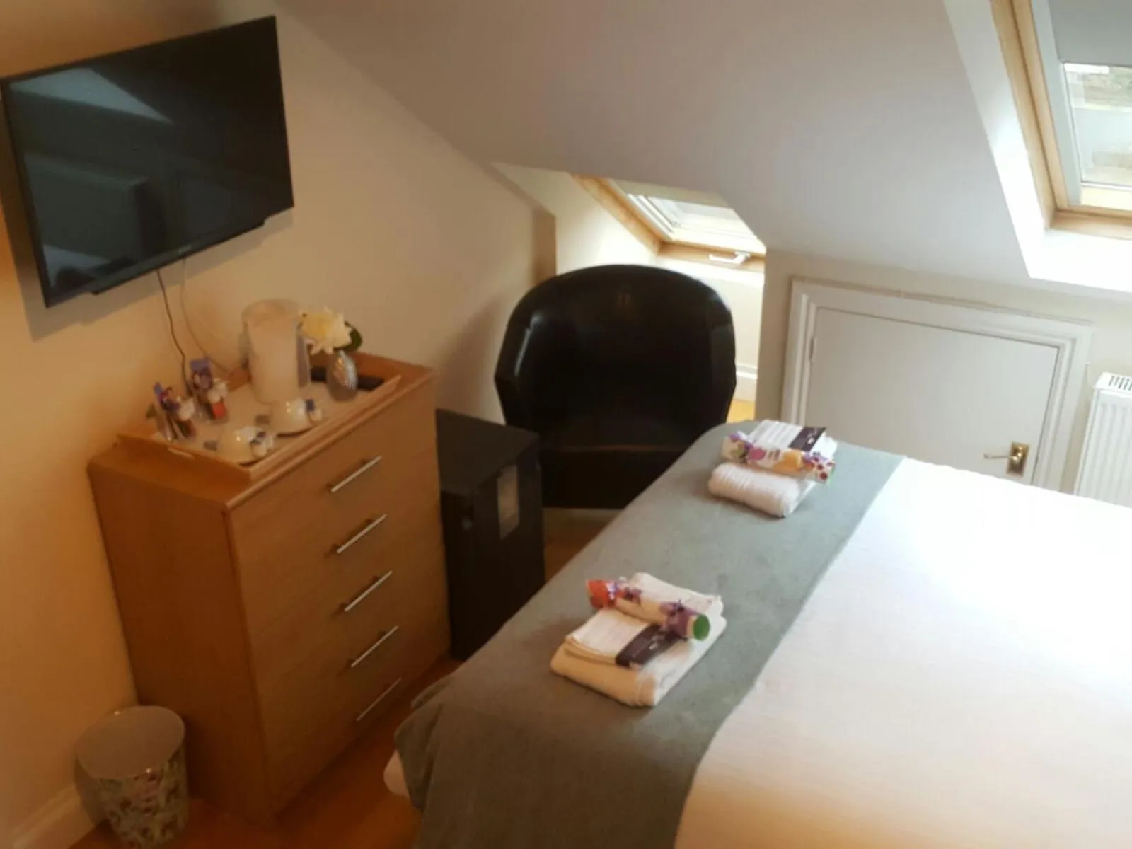 Bedroom, Bed in Kathleen House