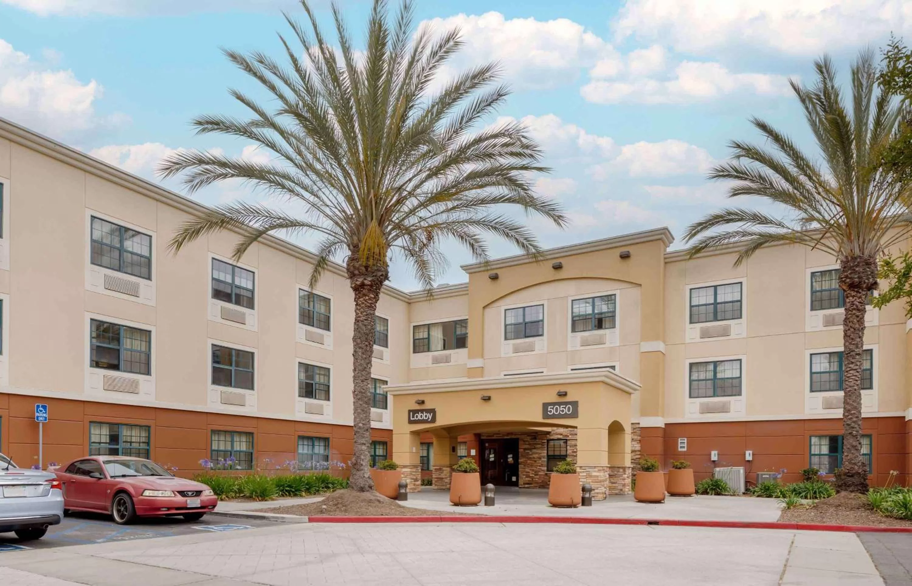 Property building in Extended Stay America Suites - Orange County - Huntington Beach