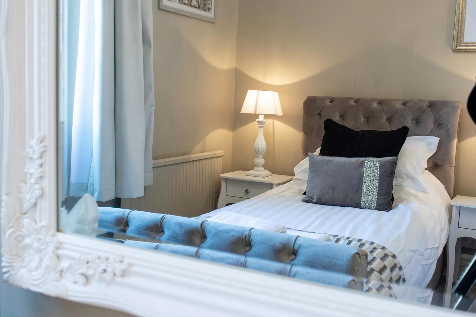 Bed in Lansdowne House with Private Car Park