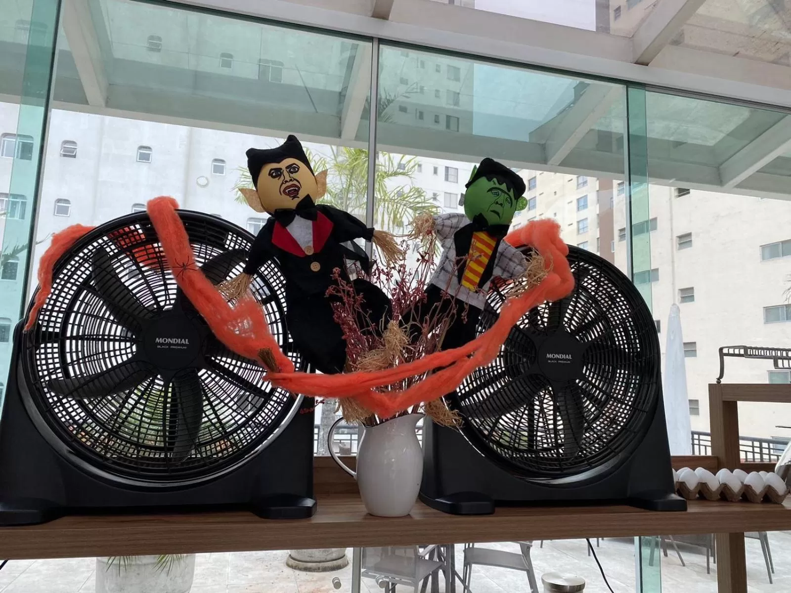 Restaurant/places to eat in Upper Hotel