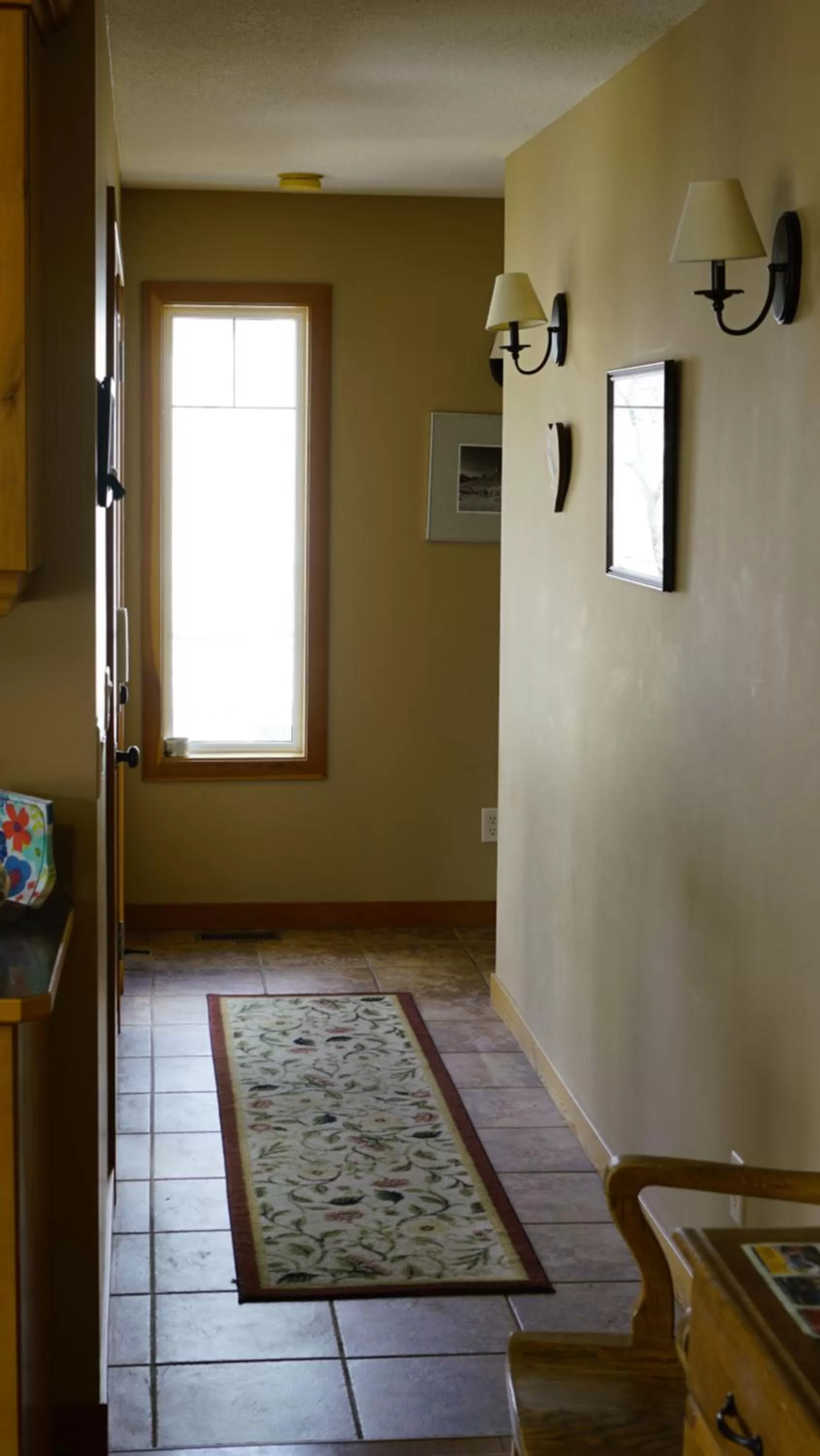 Facade/entrance in The Poplar Inn