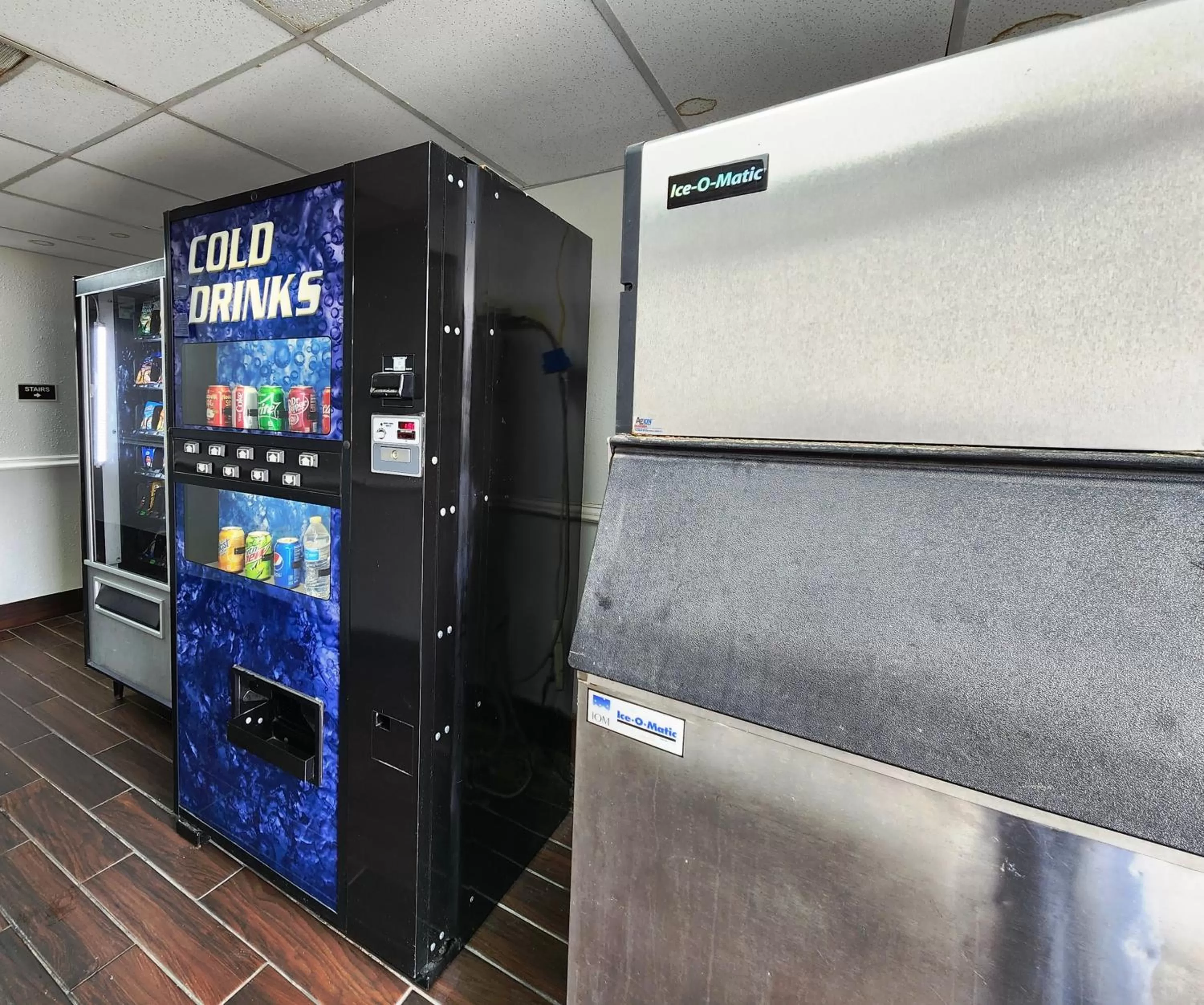 vending machine in Studio 6 Channelview TX Baytown West