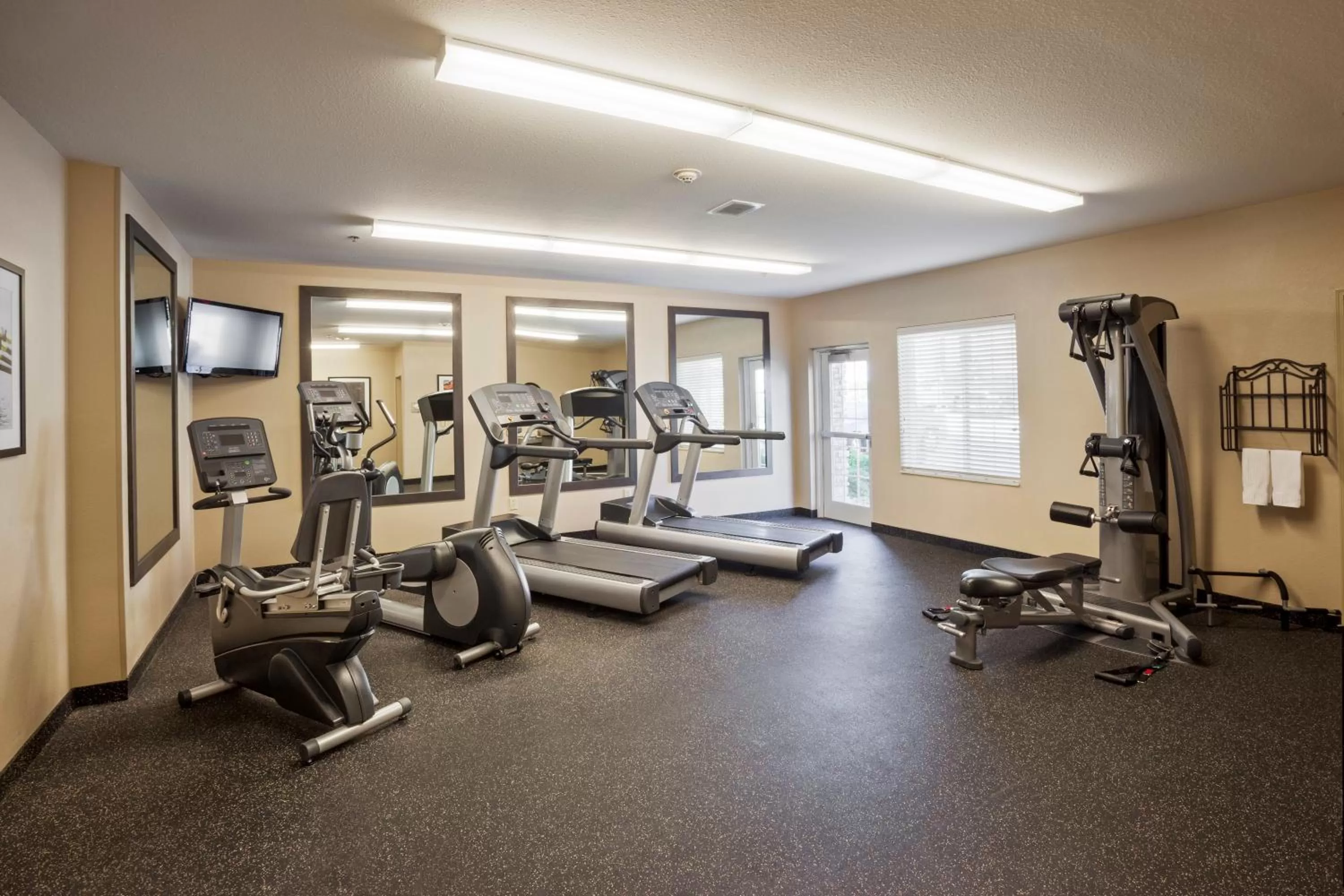 Fitness centre/facilities in Candlewood Suites Valdosta Mall by IHG