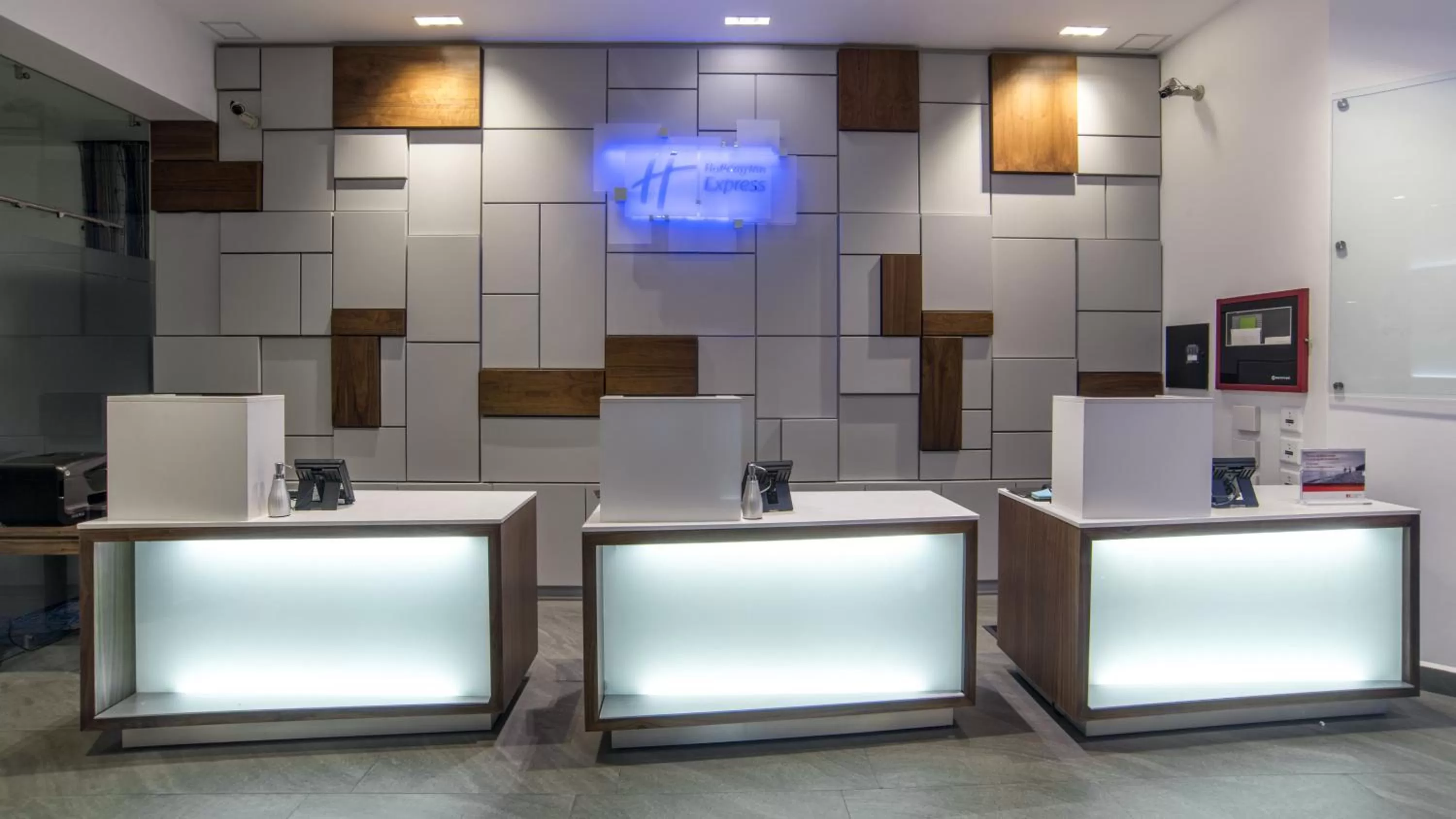 Property building in Holiday Inn Express Puebla by IHG