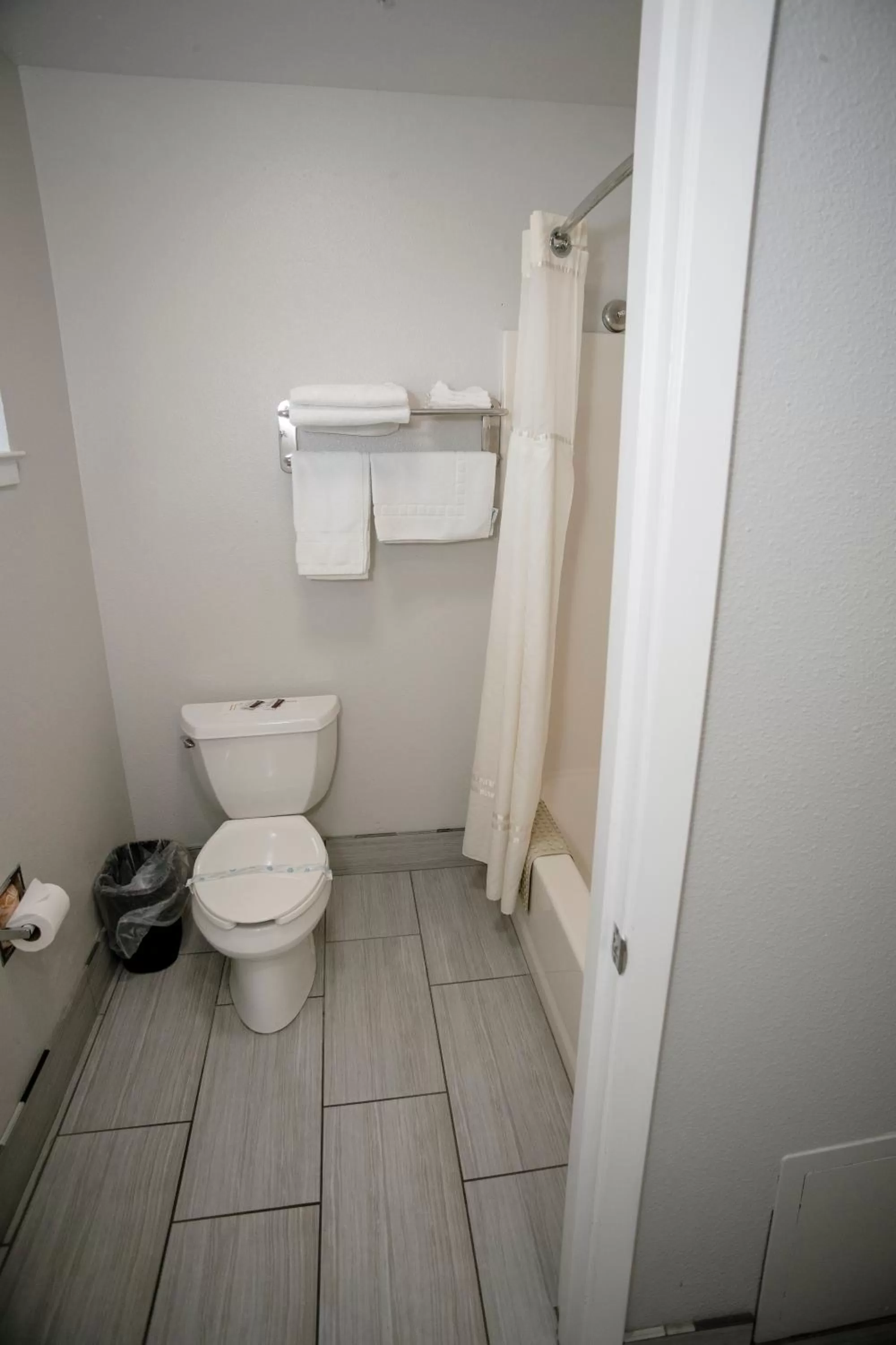Toilet in Anchor Beach Inn