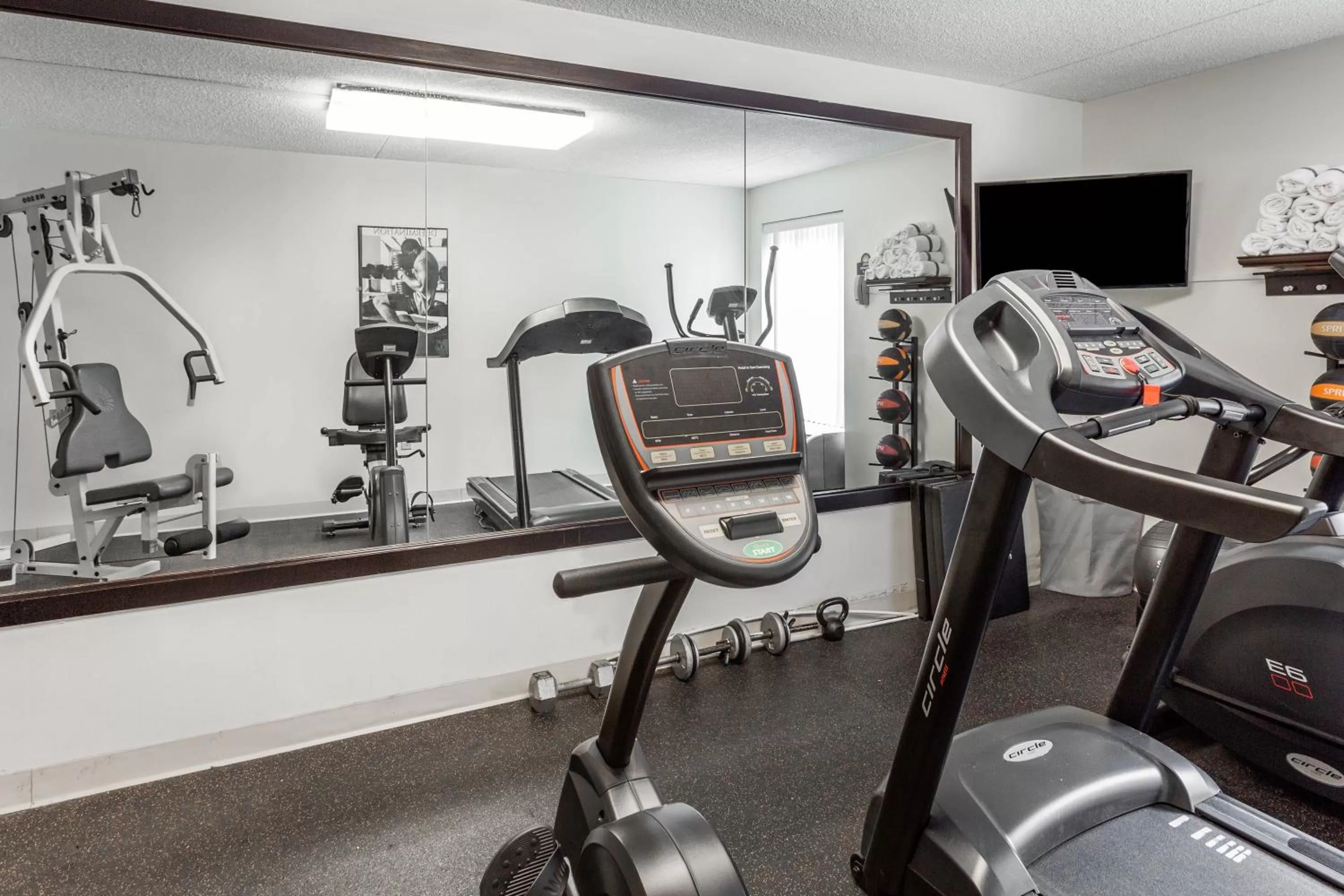 Fitness centre/facilities in Days Inn by Wyndham Westminster