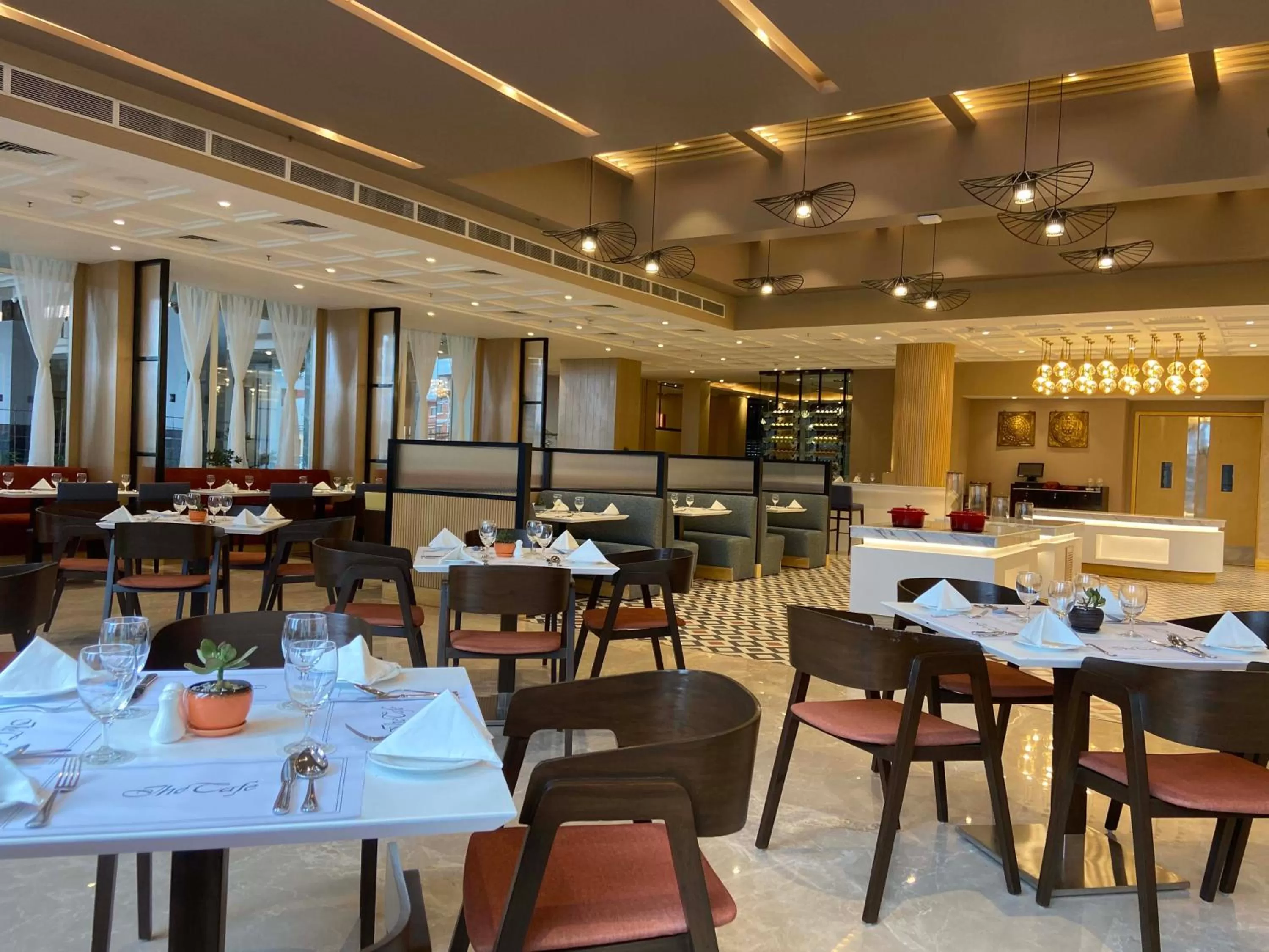 Restaurant/places to eat in The Everest Hotel