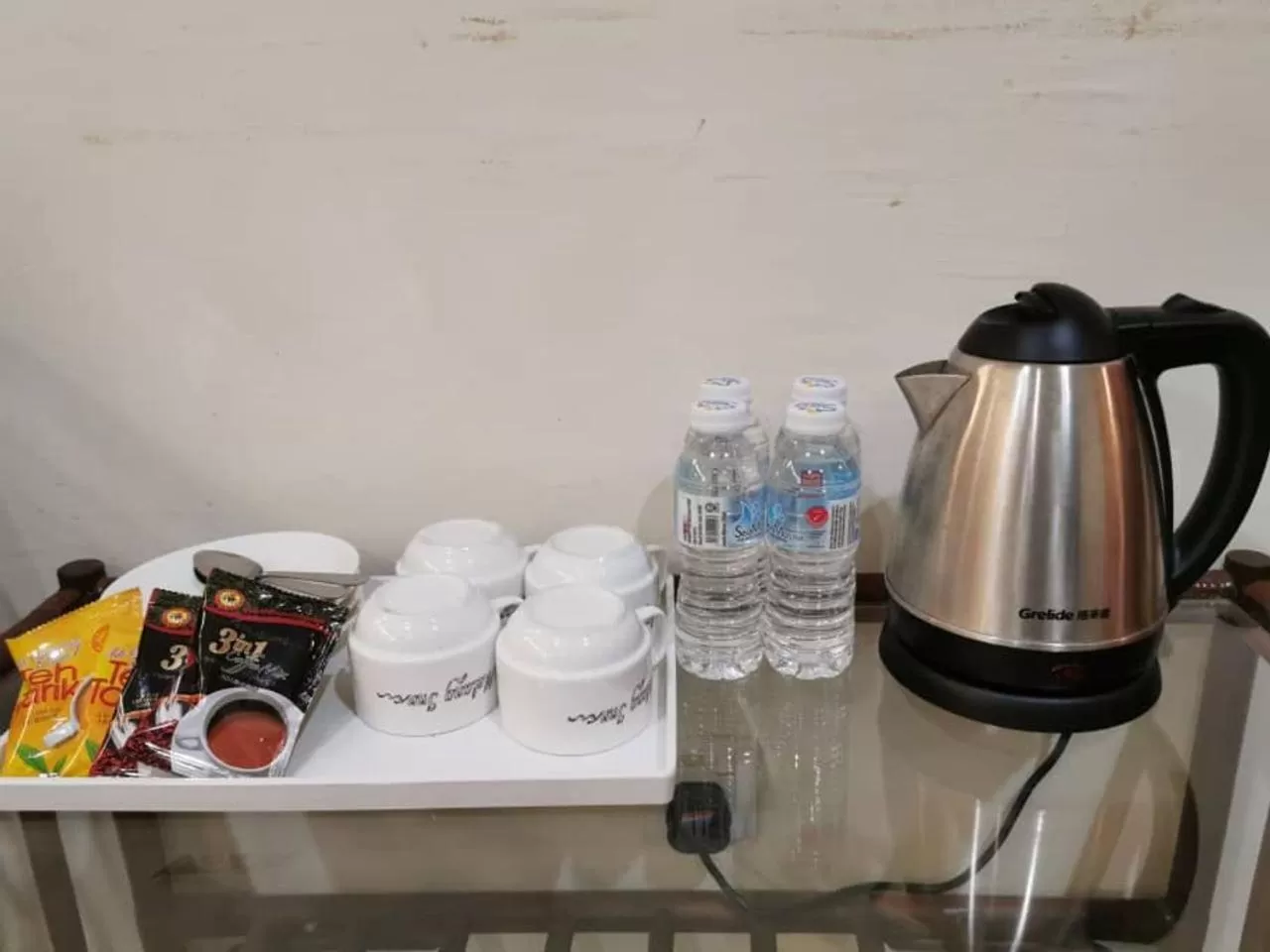 Coffee/tea facilities in Melang Inn