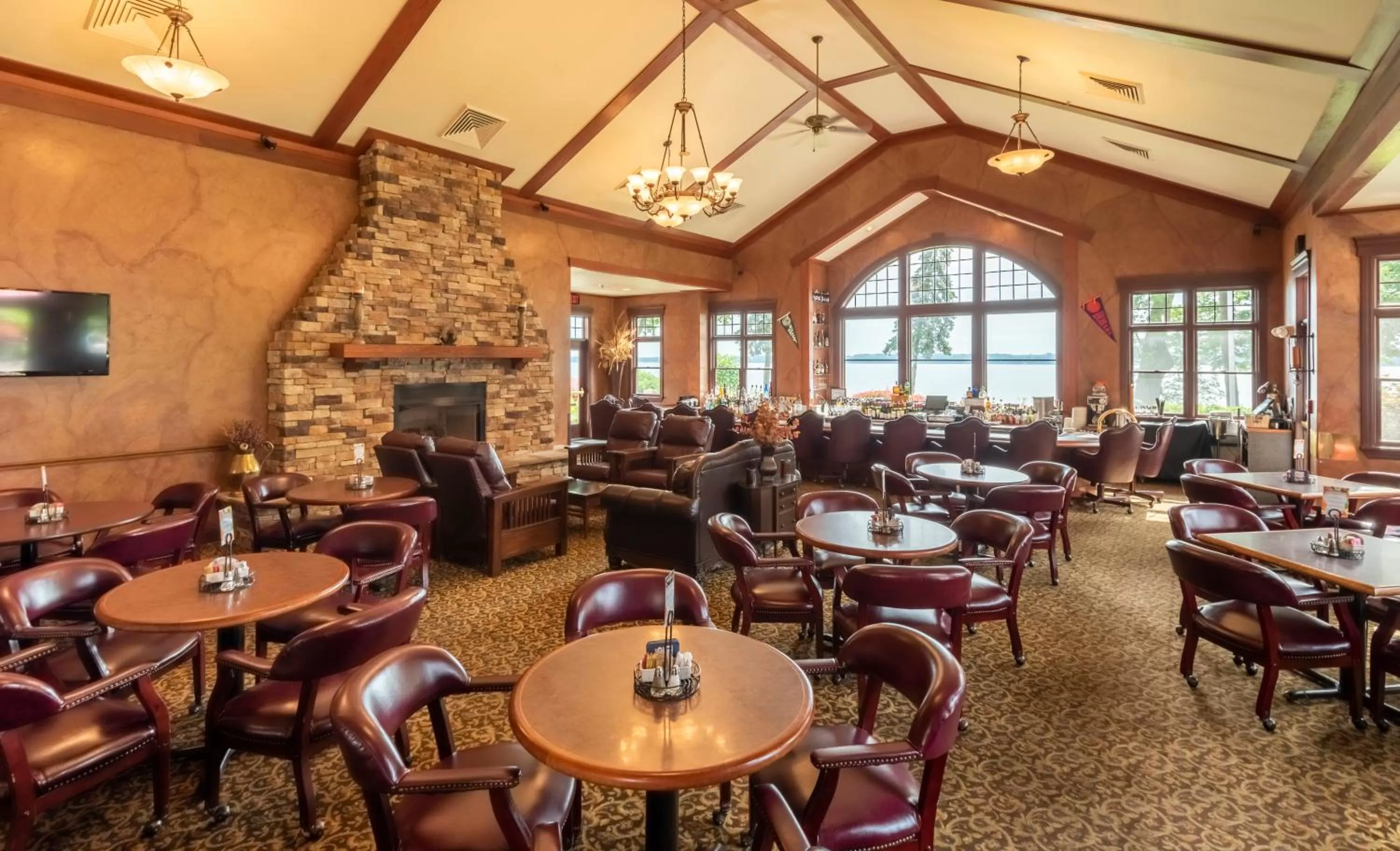 Restaurant/places to eat in Vinifera Inn